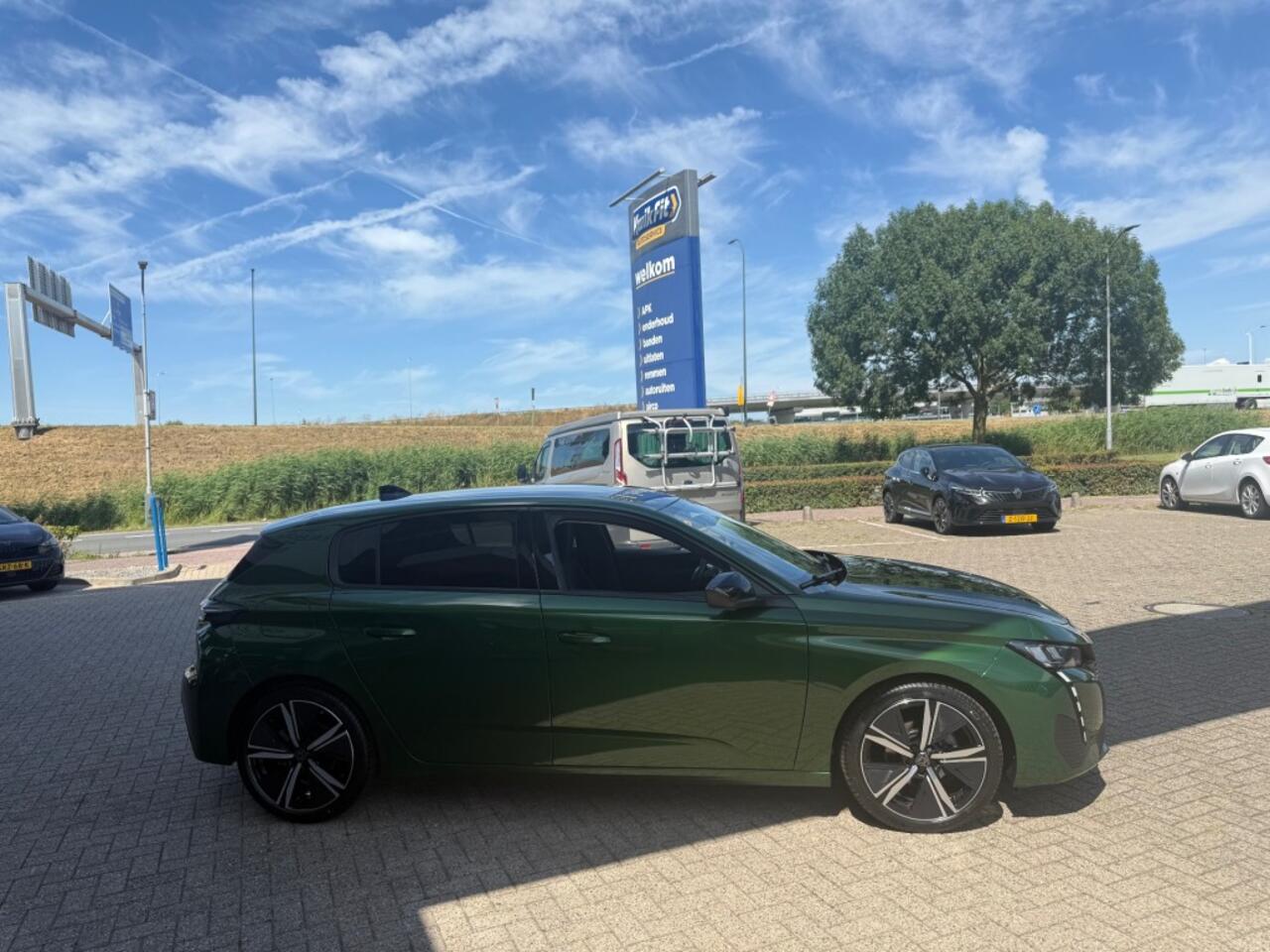 Peugeot 308 1.2 ACTIVE OLIVE BUSINESS AUTOMAAT AIRCO NAVI PDC.