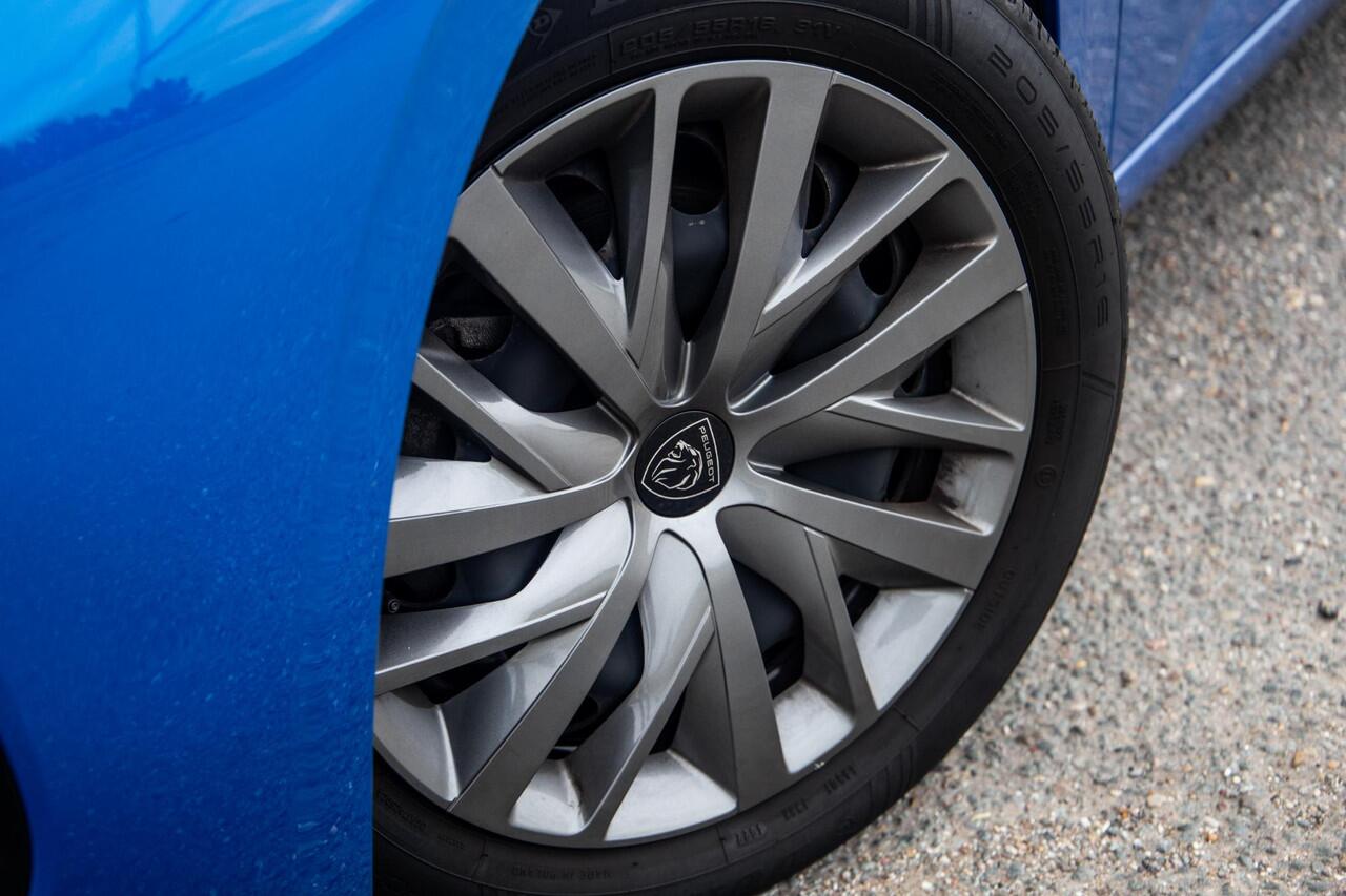 Peugeot 308 1.2 PureTech Active Pack Business CARPLAY / AIRCO / CRUISE CONTROLE / NEDERLANDSE AUTO