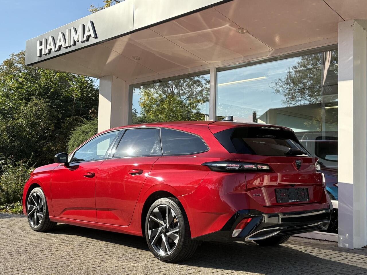 Peugeot 308 SW 1.2T 130pk Allure Pack Business | Keyless Entry | Achteruitrijcamera | Navigatie | Adaptieve Cruise Control | Draadloos telefoonlader | Lichtmetalen velgen | Privacy Glass