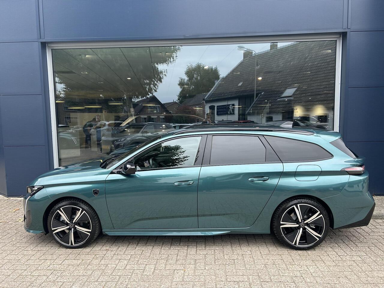 Peugeot 308 SW 1.6 HYbrid 180 GT Pack Business | All Season Banden | 3D Cockpit | Stuurverwarming | Sfeerverlichting | Electrische achterklep | Navigatie | Full LED | Lichtmetaal
