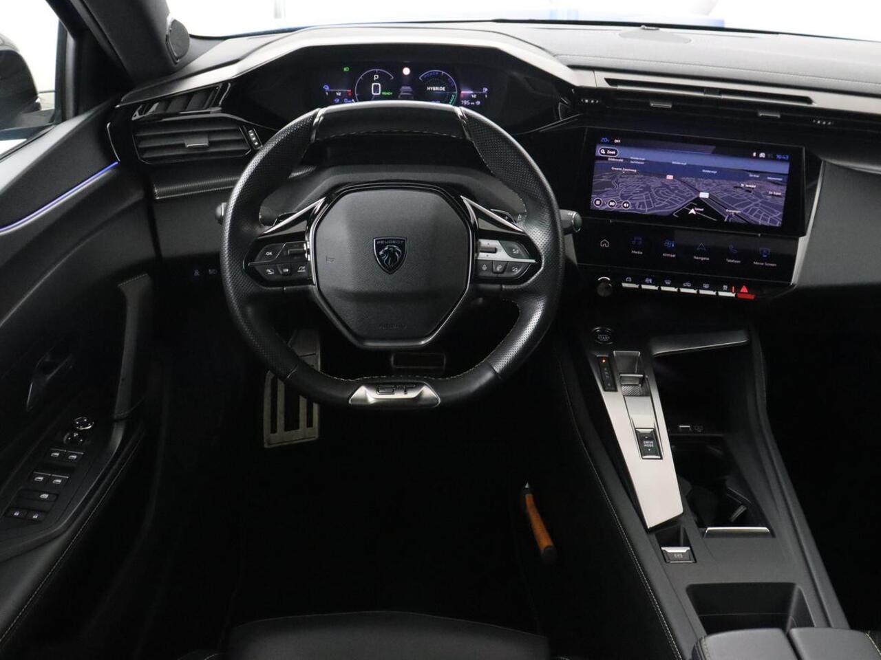 Peugeot 308 1.6 PHEV 225 GT | Panoramadak | Stoelverwarming | 360 Camera | Focal Sound | Adaptive cruise | Matrix LED | Keyless | Carplay | Navigatie | Leder/Alcantara | Dodehoek detectie | Plug In