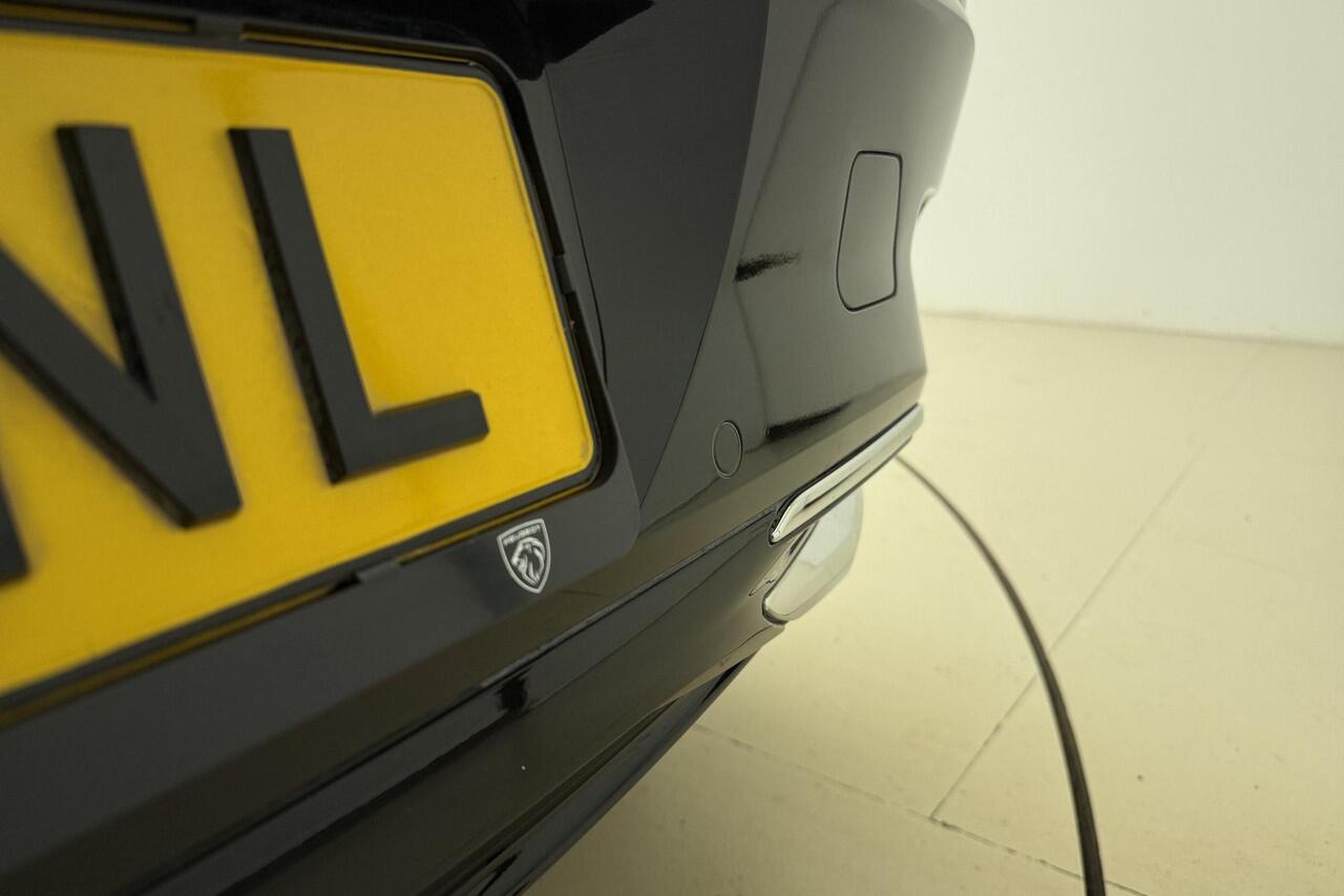 Peugeot 308 1.6 Plug-in Hybrid 225 GT Automaat | Navigatie | Trekhaak Afneembaar | Panoramadak | Lederen Bekleding | Stoel - Stuurverwarming | Cruise Control Adaptief