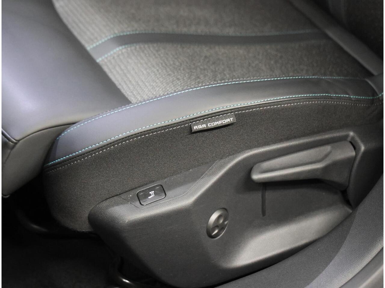 Peugeot 308 SW 110PK Active Pack | 1ste eigenaar | AppleCarPlay/AndroidAuto | LEER/Stof | Stoelverwarming | Climate Control | Cruise Control | Navigatie | Keyless | Privacy Glass | Isofix | Parkeersensoren |