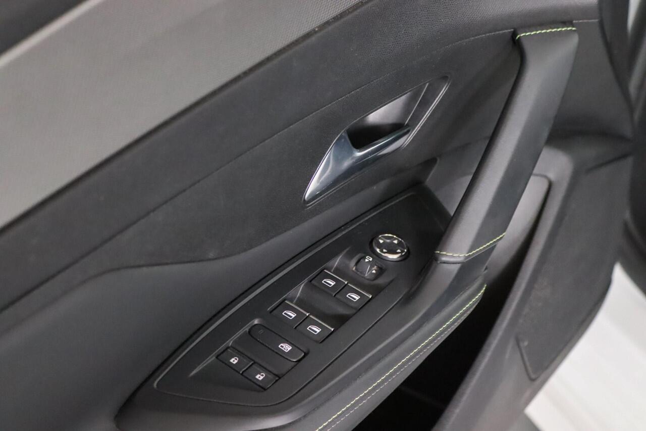 Peugeot 308 1.6 Plug-in Hybrid 180 GT-Line 360camera, DAB, Alcantara, Apple Carplay/Android Auto,