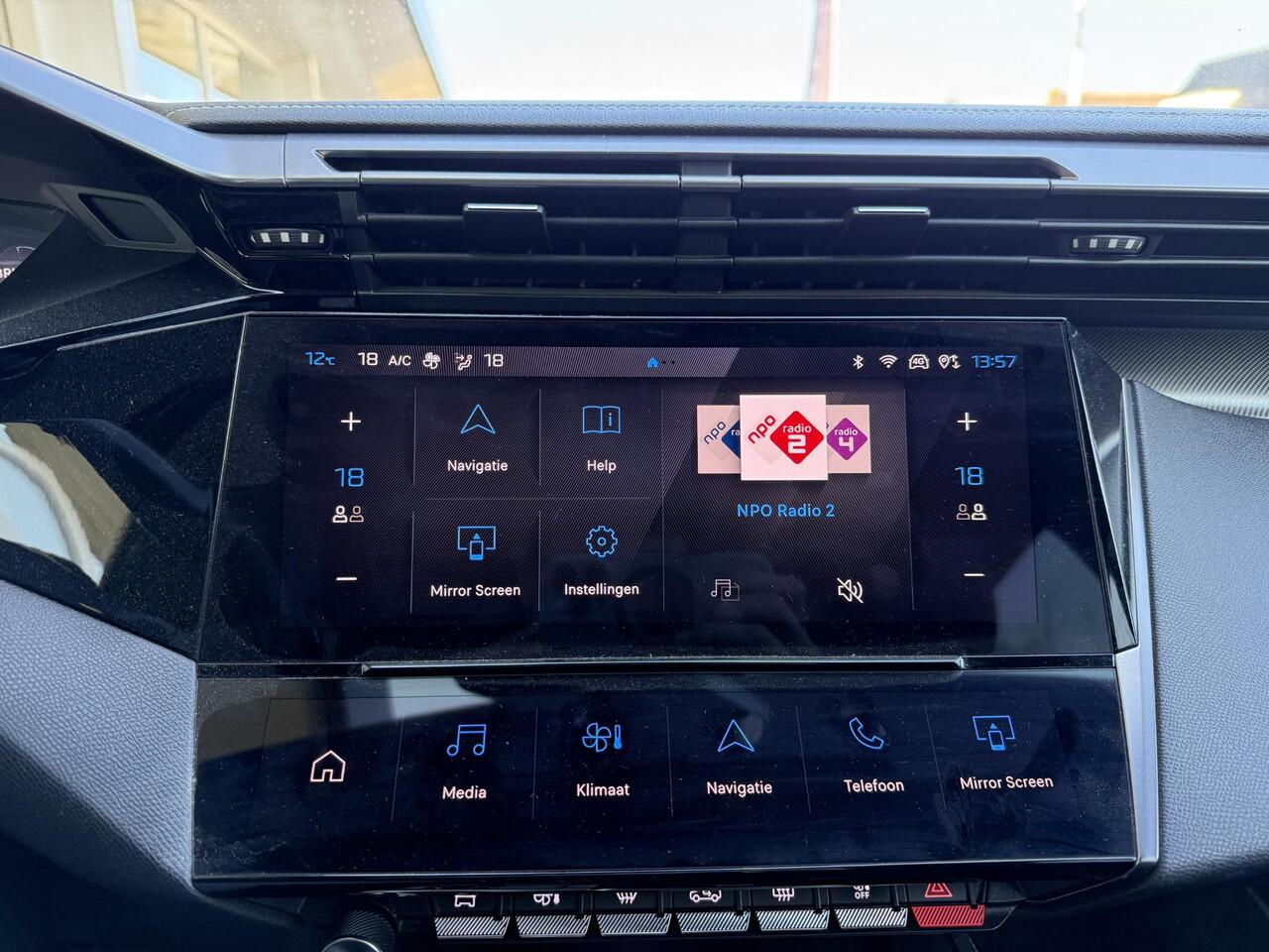 Peugeot 308 SW 1.6 Plug-in Hybrid 180 GT | Automaat | 360 camera| Apple carplay | Adaptive cruise controle | Dodehoekdetectie | Navigatie systeem full map | Stuurverwarming