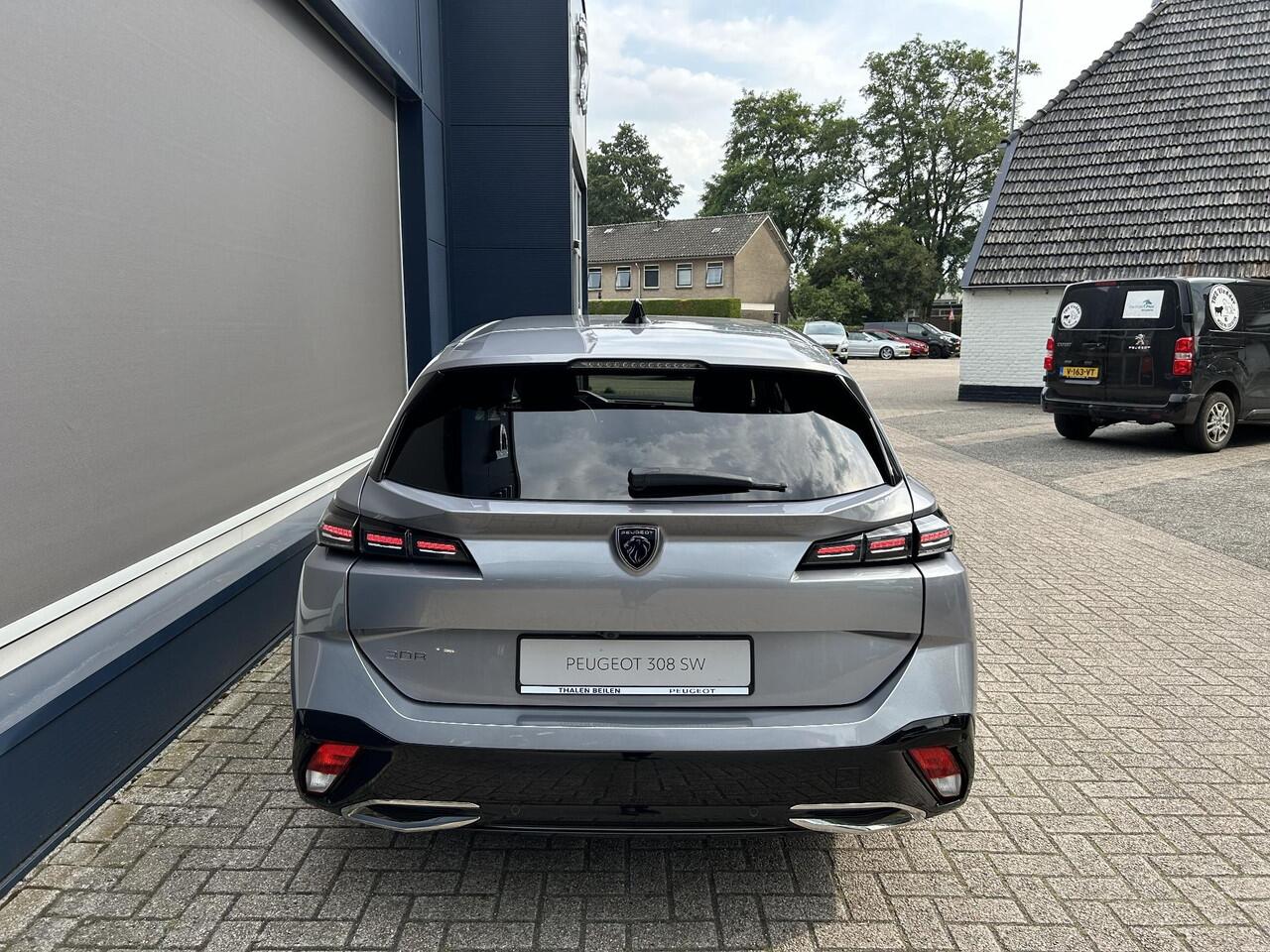 Peugeot 308 SW 1.5 BlueHDi 130 PK Allure Pack Business | Automaat | Navigatie | LED Verlichting | Cruise & Climate Control | Zeer Zuinig in verbruik | Trekvermogen 1500 KG | 17 " Lichtmetalen Velgen | Half Lederen Bekleding |