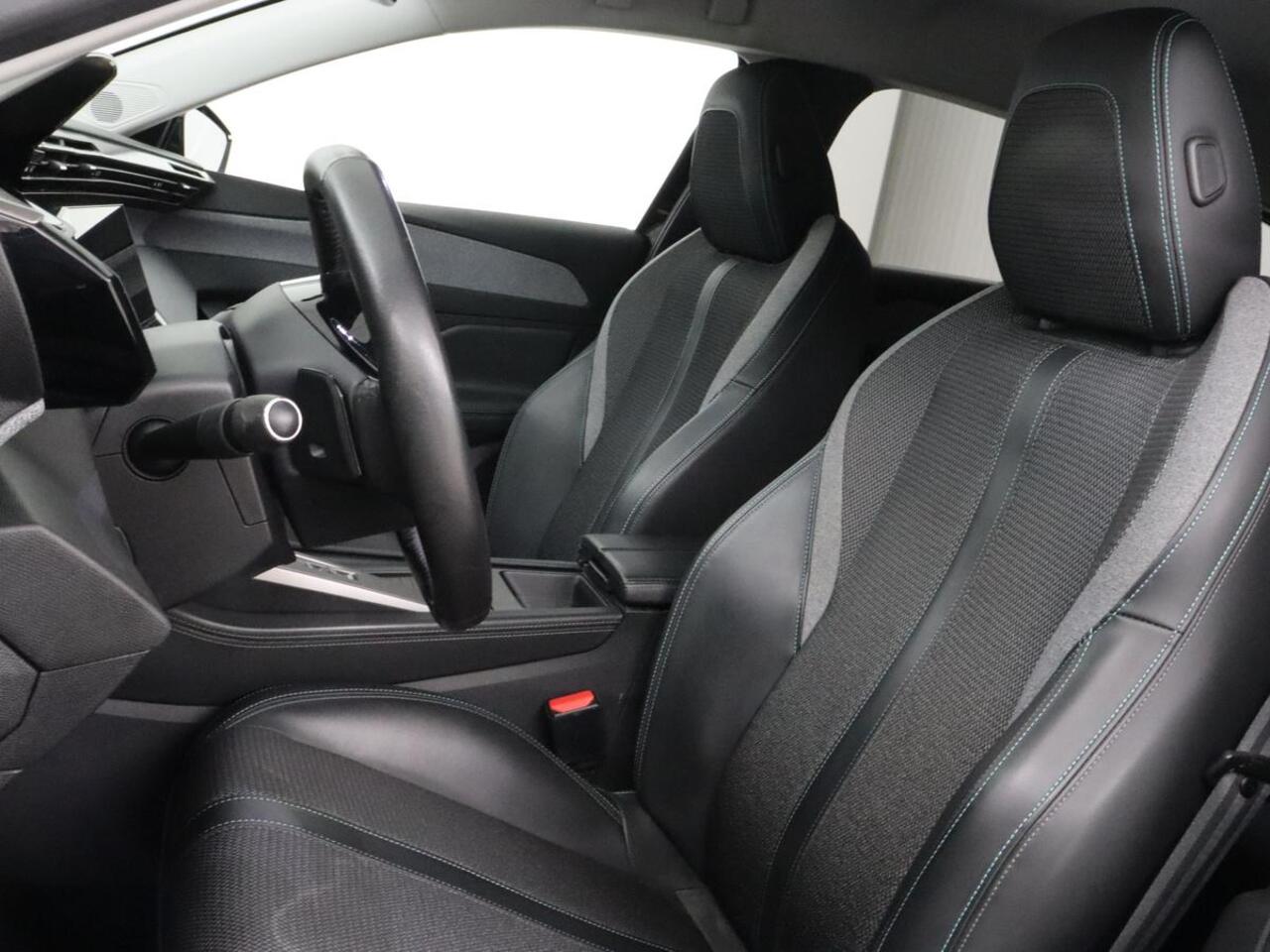 Peugeot 308 1.6 Plug-in Hybrid 180 Allure | Half leder | Camera | Carplay | Navigatie | Full LED | Cruise control | Climate control | Digital Cockpit | PHEV