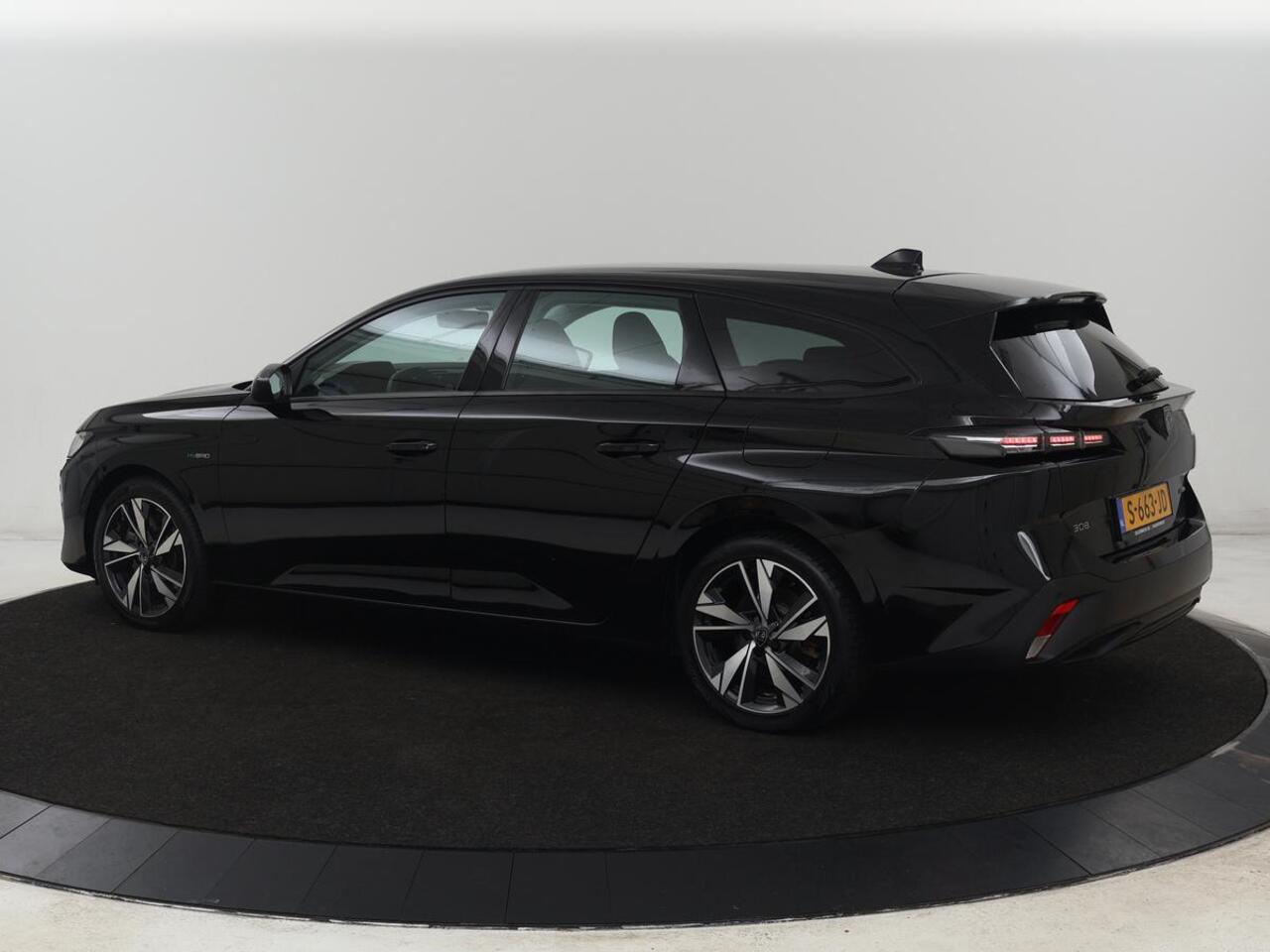 Peugeot 308 1.6 PHEV Active Pack Business | Stoelverwarming | Half leder | Sportstoelen | Carplay | Parkeerhulp | Full LED | Climate control | Bluetooth | Cruise control | Plug In