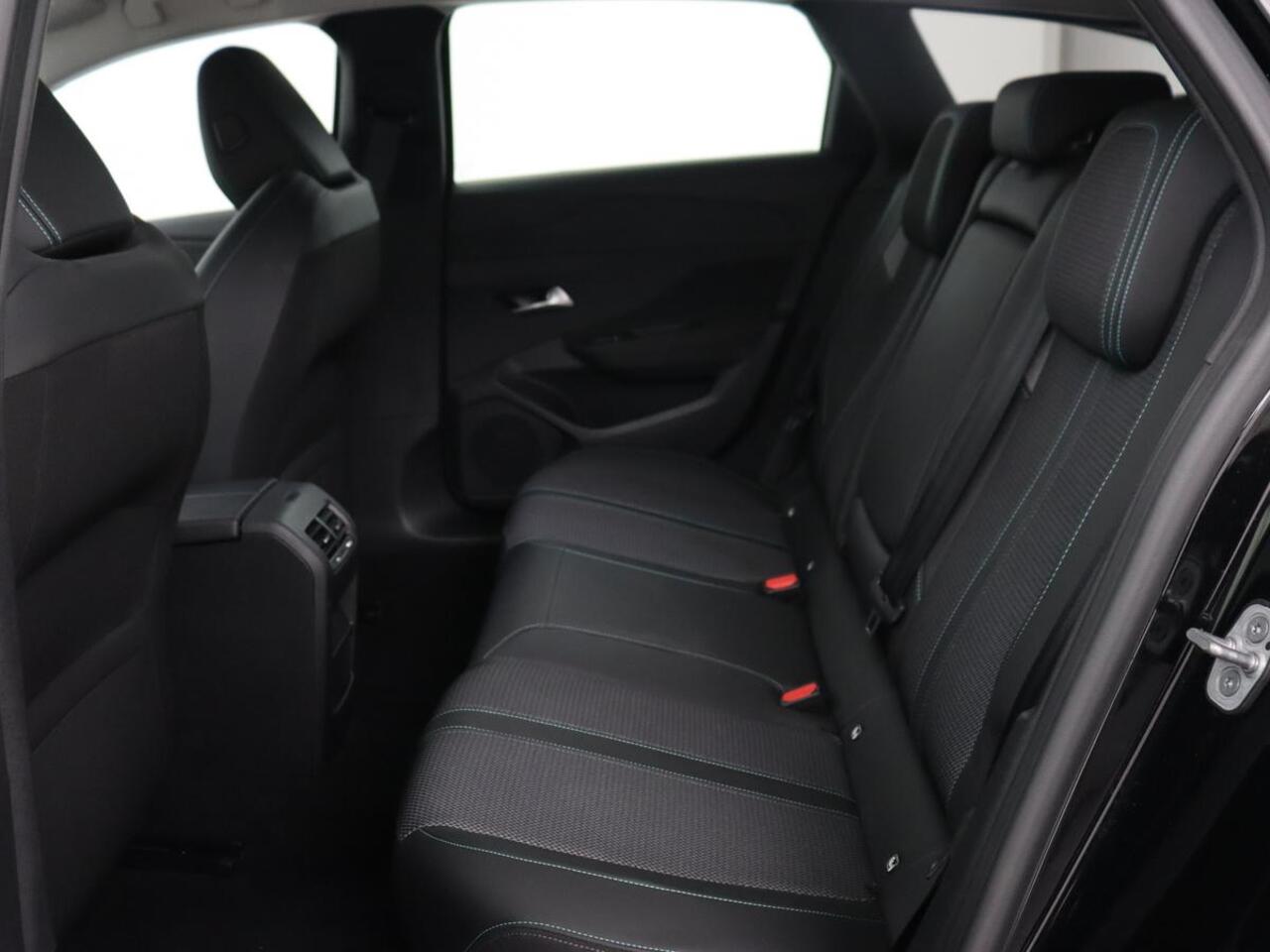 Peugeot 308 1.6 PHEV Active Pack Business | Stoelverwarming | Half leder | Sportstoelen | Carplay | Parkeerhulp | Full LED | Climate control | Bluetooth | Cruise control | Plug In