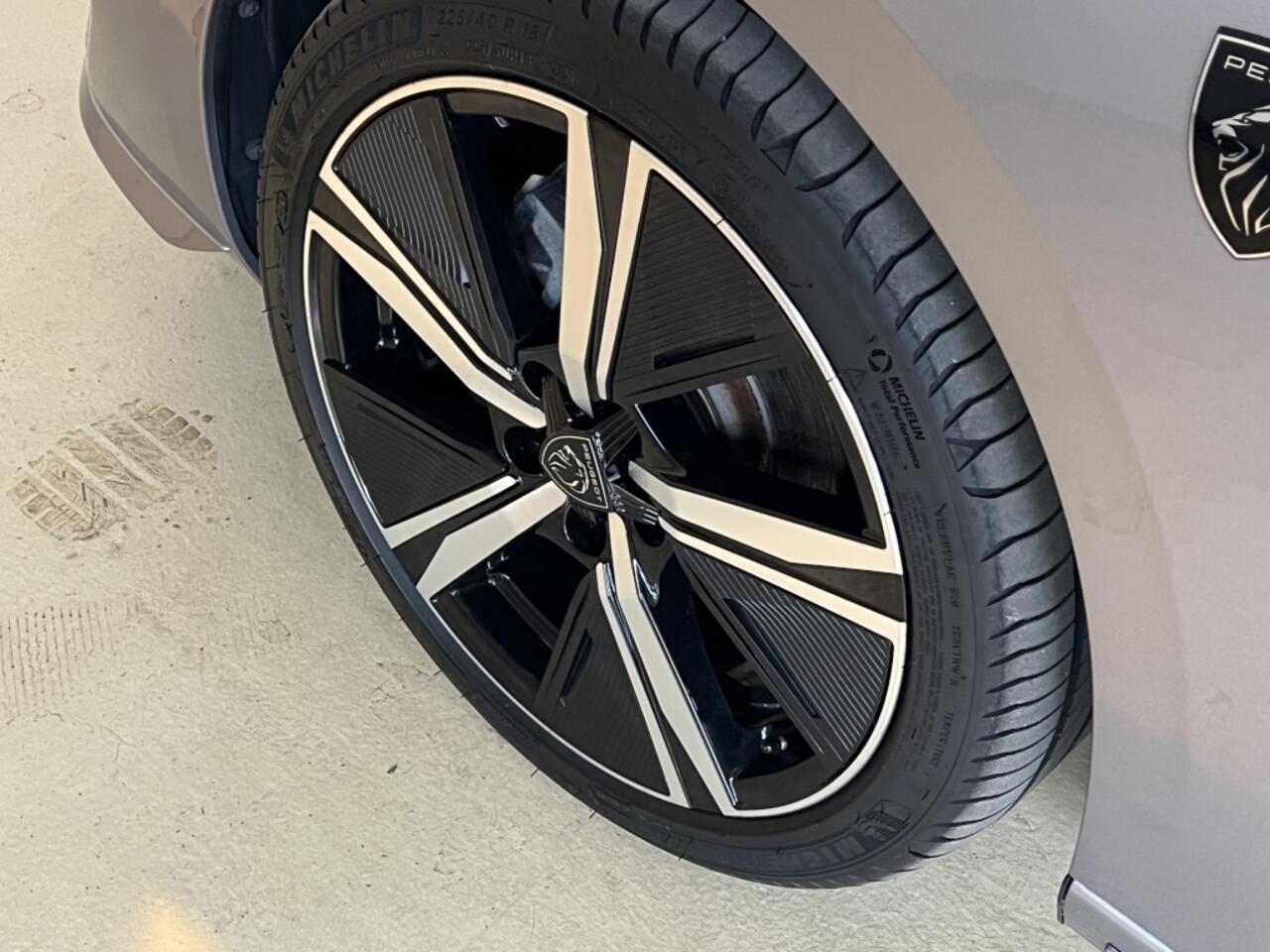 Peugeot 308 1.2 131pk GT * 12 mnd BOVAG garantie * RIJKLAARPRIJS !