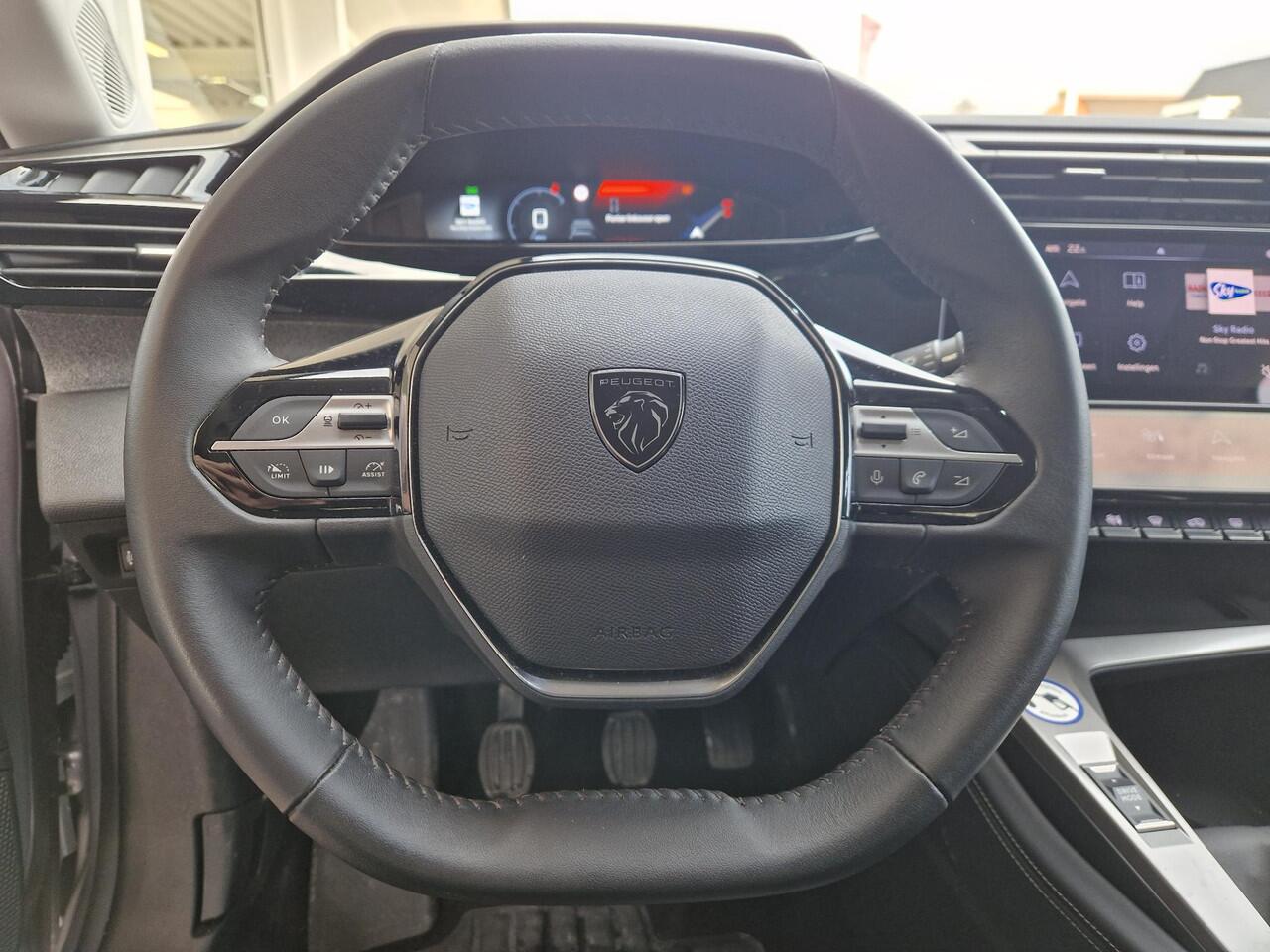 Peugeot 308 1.2T 130pk Allure Pack | Stoelverwarming | AGR Stoelen | Climate & Cruise Control | PDC voor en Achter met Camera |