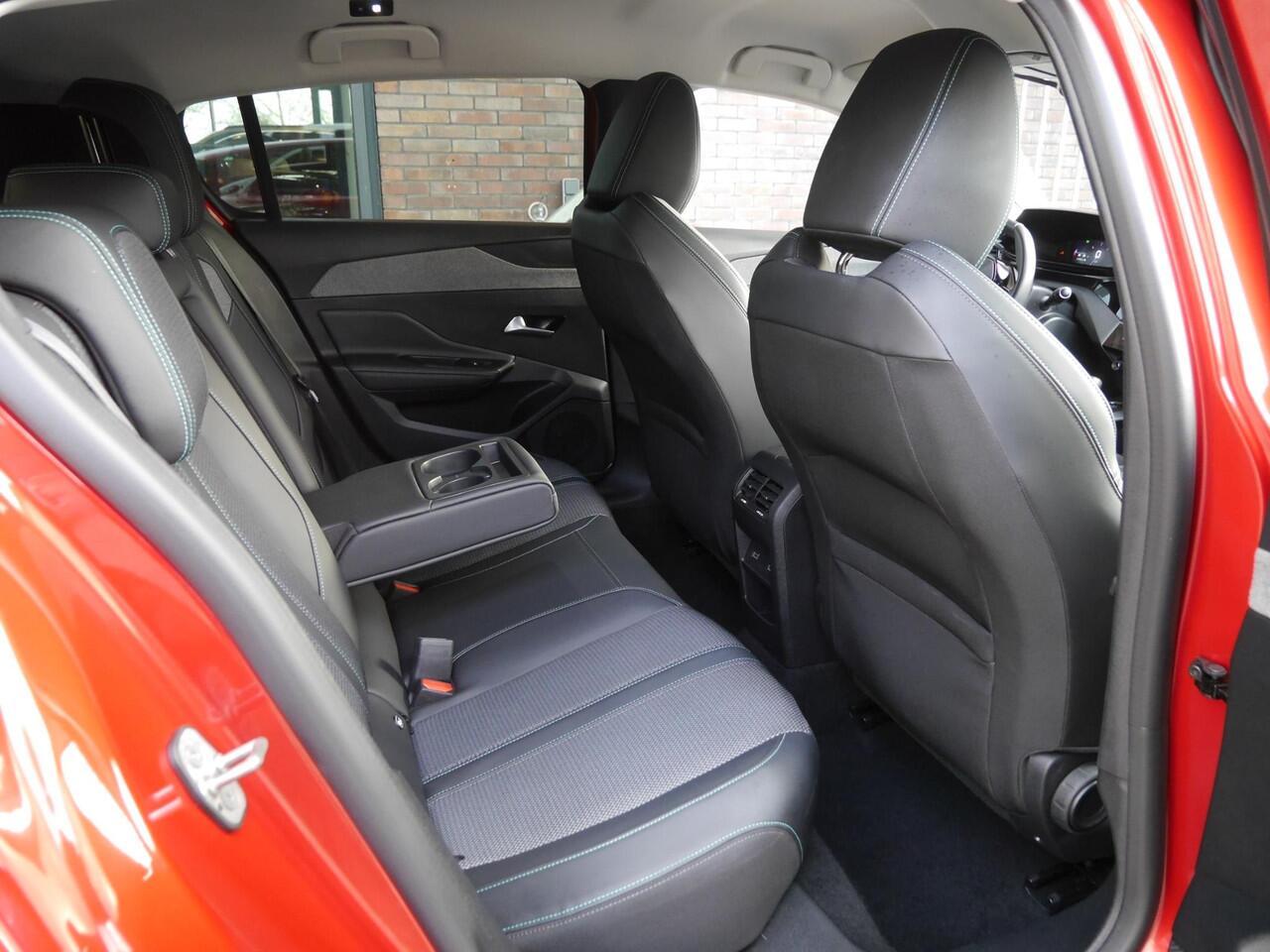 Peugeot 308 1.2 PureTech Allure | 130PK | Navigatie | Climate control | Lichtmetalen velgen | Achteruitrijcamera | Keyless entry en start | Parkeersensoren v+a