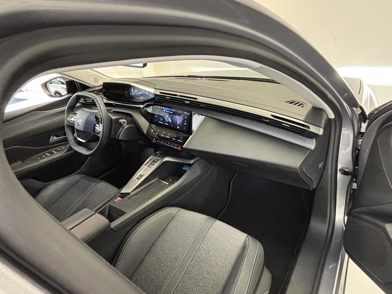 Peugeot 308 1.2 PureTech Allure Automaat | Afneembare trekhaak | Navigatie | 360 camera | Navigatie | Android auto / Apple carplay