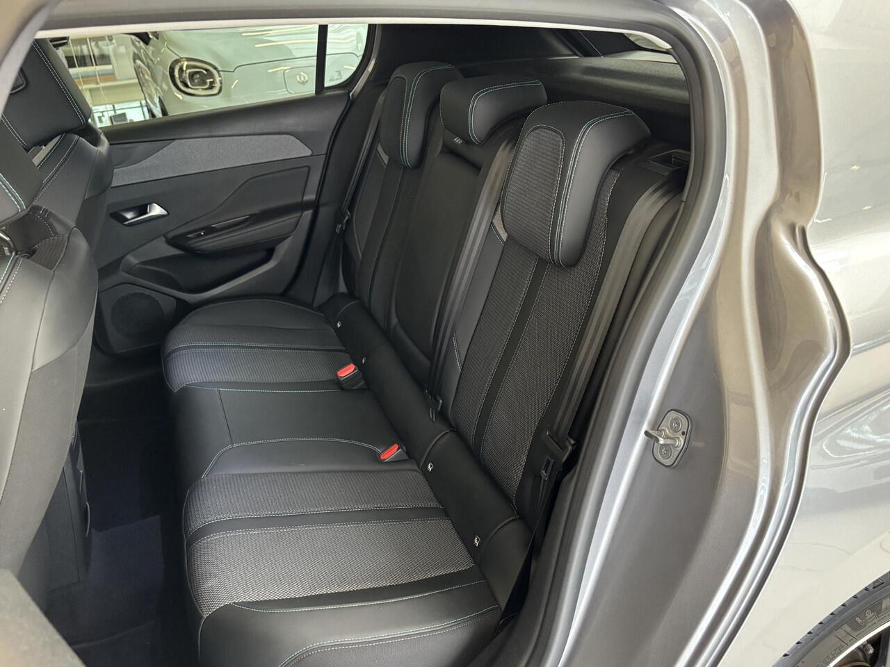 Peugeot 308 1.2 PureTech Allure Automaat | Afneembare trekhaak | Navigatie | 360 camera | Navigatie | Android auto / Apple carplay