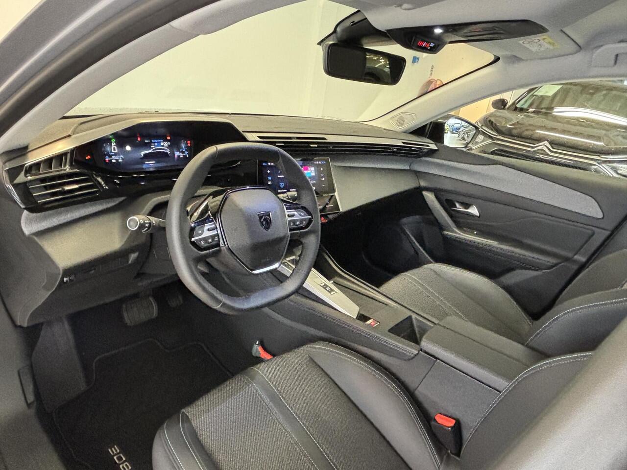 Peugeot 308 1.2 PureTech Allure Automaat | Afneembare trekhaak | Navigatie | 360 camera | Navigatie | Android auto / Apple carplay