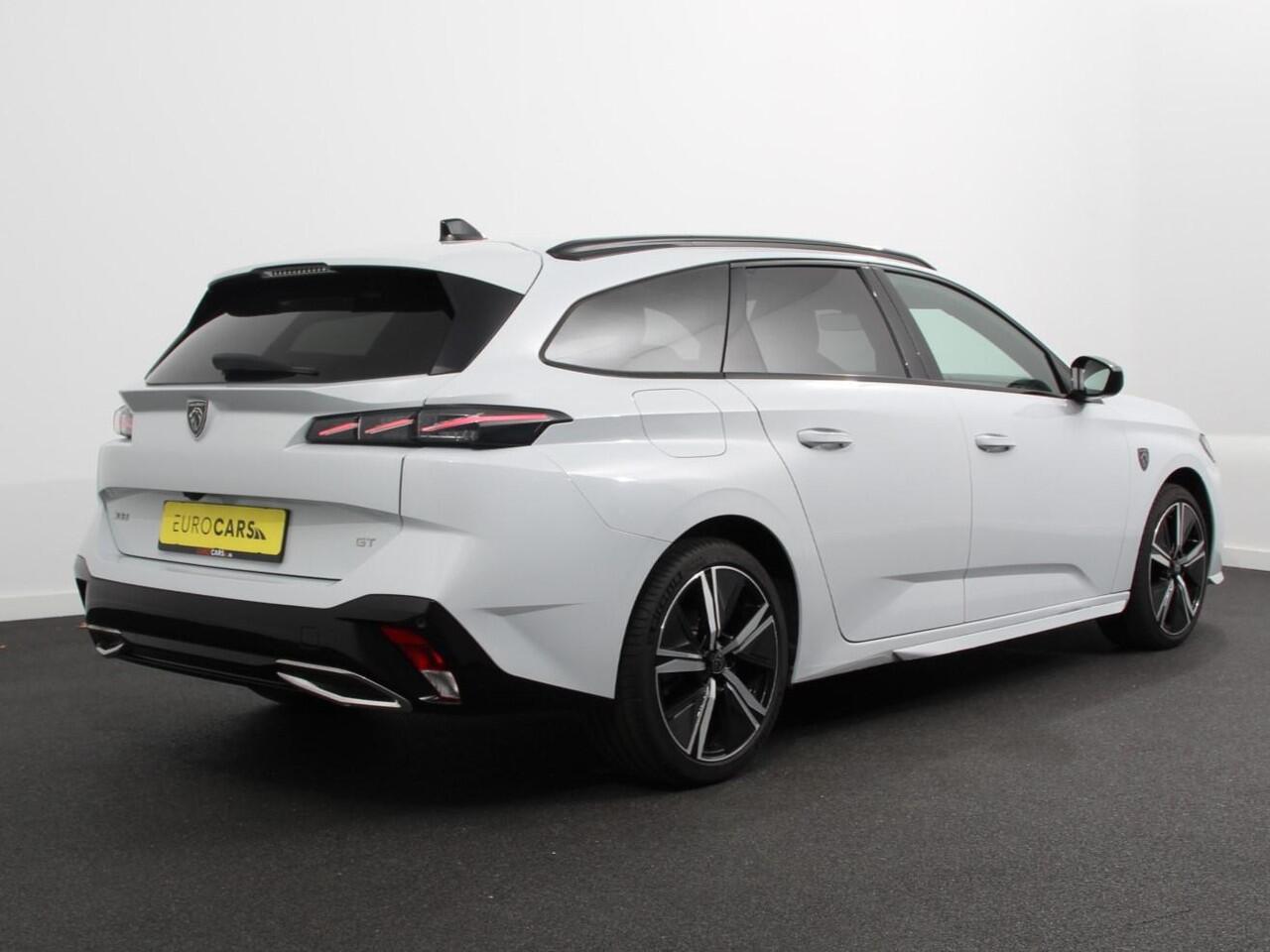 Peugeot 308 1.2 PureTech GT Climate control Adaptive cruise control Parkeersensoren Achteruitrijcamera Navigatie Voorstoelen verwarmd LED Apple Carplay/ Android Auto