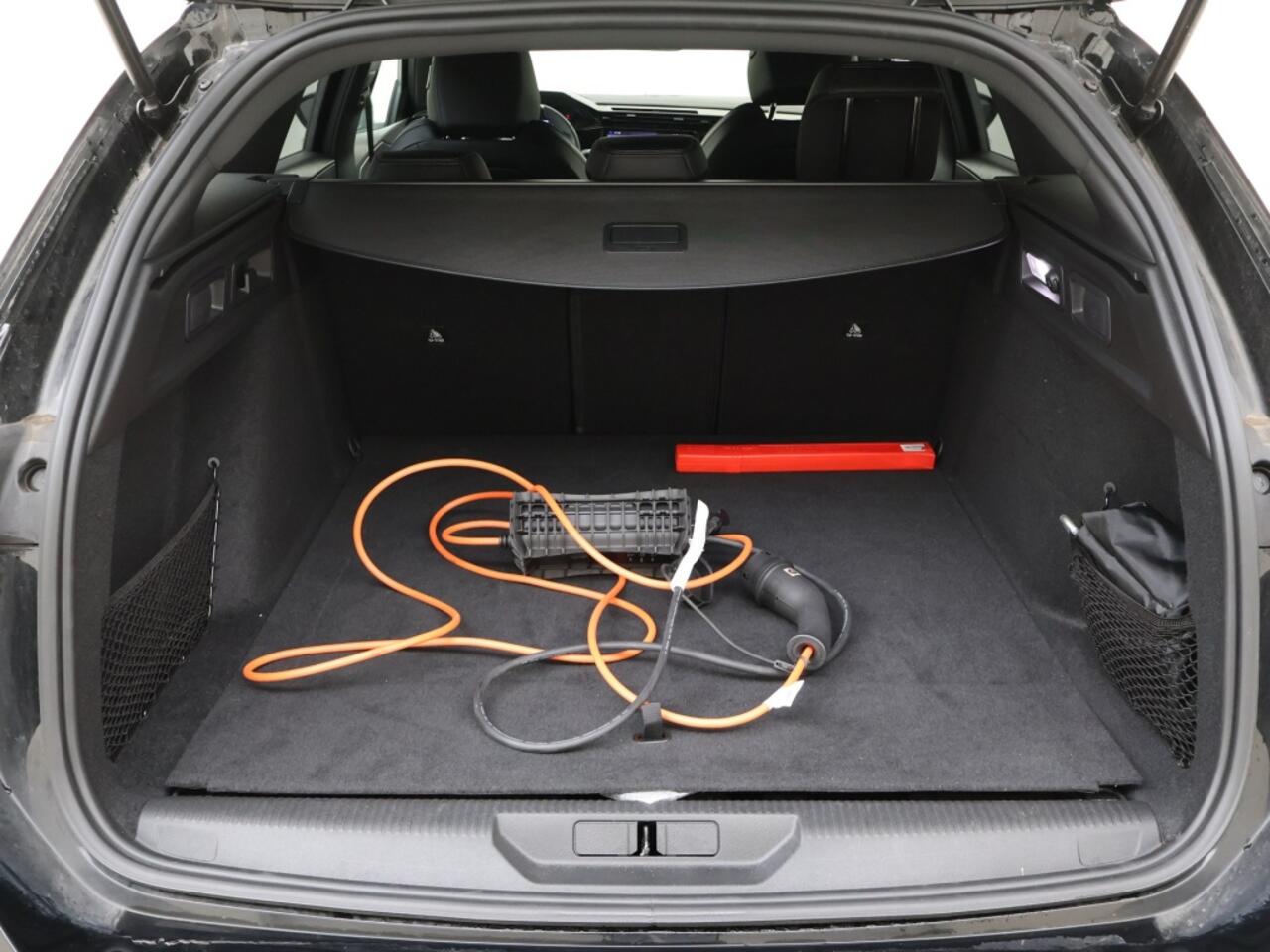 Peugeot 308 1.6 Plug-in Hybrid 225 GT | Leder | Stoelmassage | 360° Camera