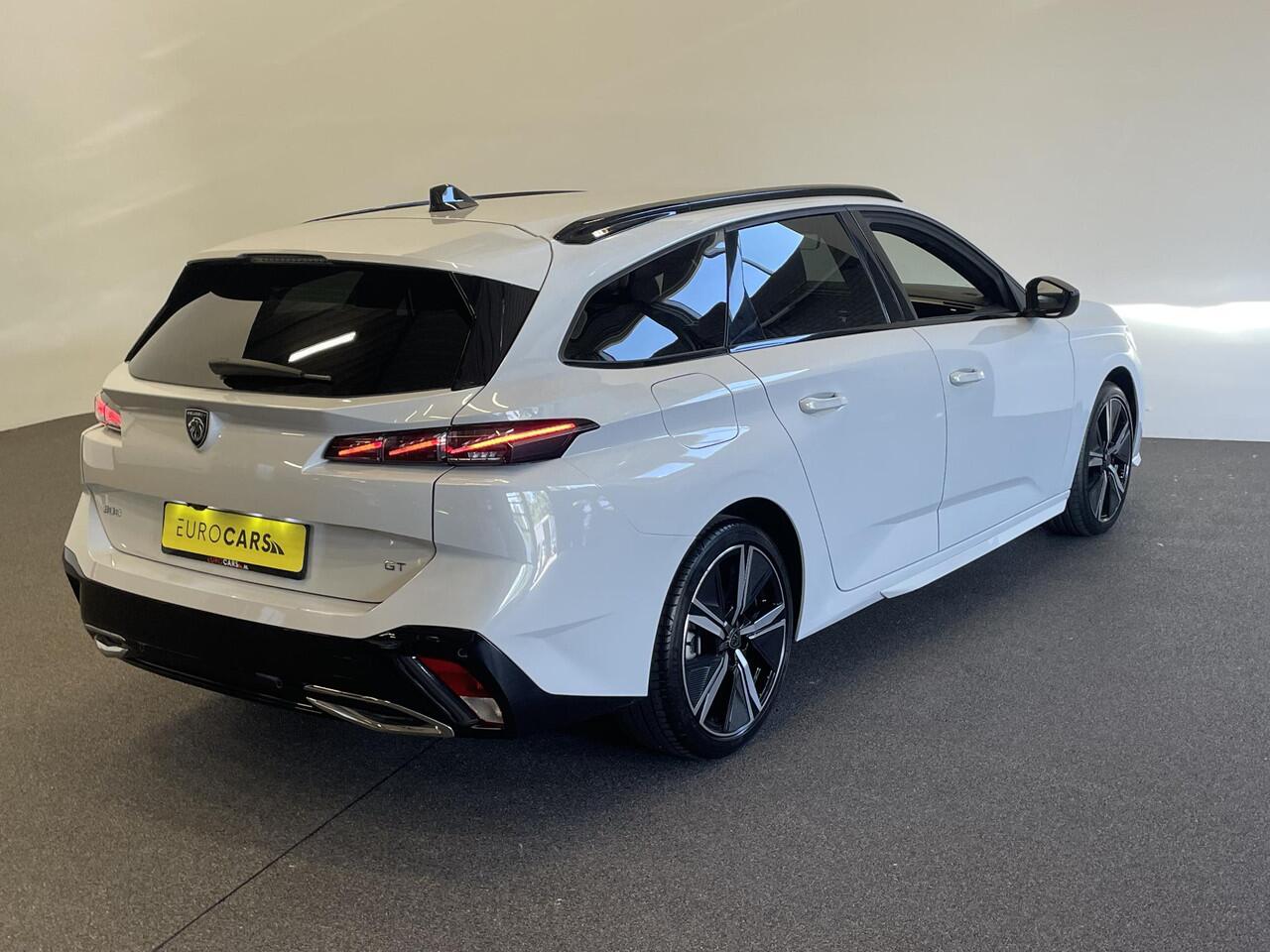 Peugeot 308 1.2 PureTech GT | DEMO |Climate control Adaptive cruise control Parkeersensoren Achteruitrijcamera Navigatie LED Apple Carplay/ Android Auto