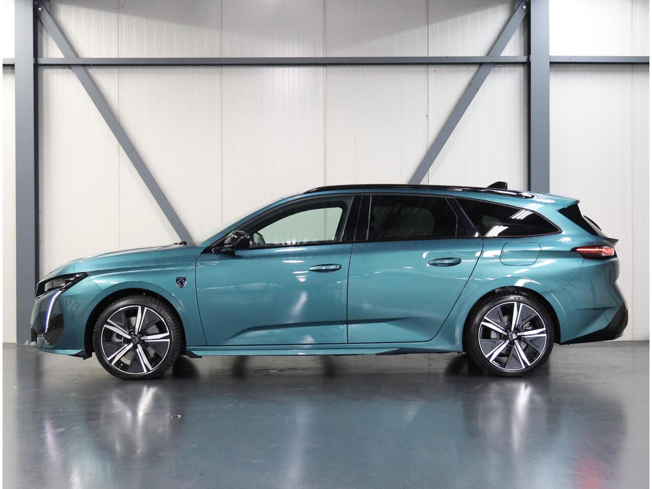 Peugeot 308 SW 1.6 Plug-in Hybrid 180PK GT | AppleCarPlay/AndroidAuto | 18"LMV | Navigatie | Adaptive Cruise Control | Climate Control | 360'Camera | Keyless entry | Privacy Glass | Isofix | Elektrische AchterKlep