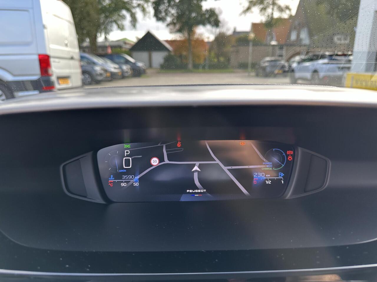 Peugeot 308 SW 1.2 Hybrid 145 PK Automaat Allure hybride Automaat | Navigatie | Climate Control | Adaptieve Cruise Control | Camera | Parkeersensoren | LED Verlichting | 17 Inch Lichtmetalen Velgen | Apple Carplay & Android Auto Draadloos | Zeer Ruime Stationwagen |