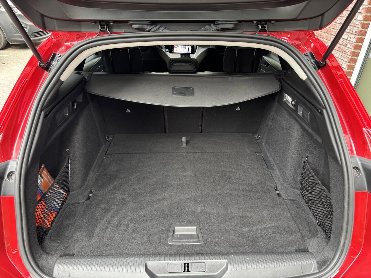 Peugeot 308 SW Allure Pack 1.2 Turbo 130pk | NAVI | 360° CAMERA | AGR-STOEL | STOELVERW. | DODEHOEKBEW. | LM-VELGEN | DRAADLOZE TELEFOONLADER | KEYLESS ENTRY