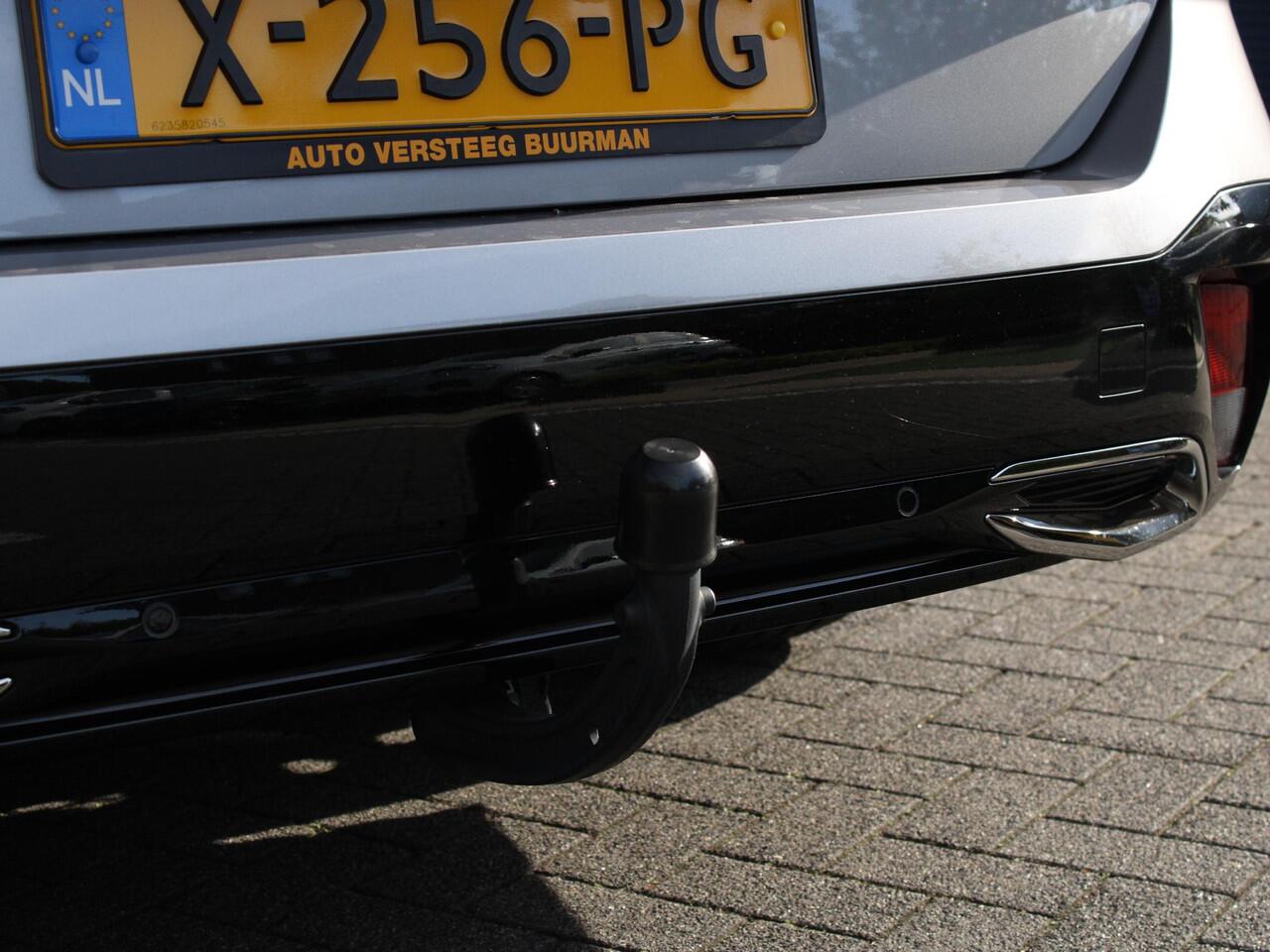 Peugeot 308 SW Allure 1.2 130PK PureTech Allure EAT8 Automaat Navigatie, Camera 360, Trekhaak afneembaar, Climate Control, Dodehoek detectie, Keyless Entry