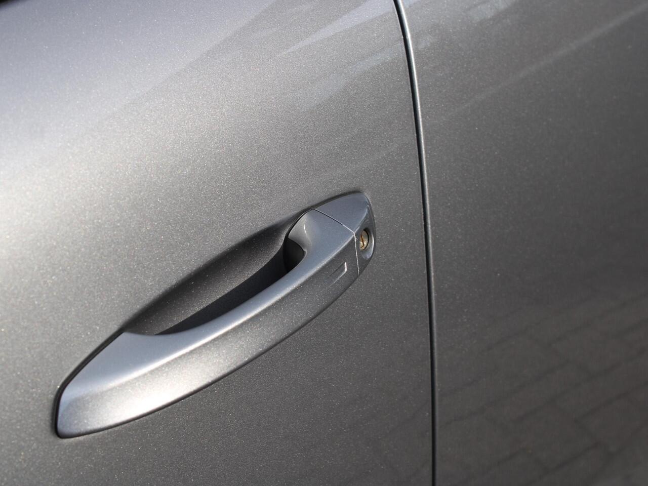 Peugeot 308 SW Allure 1.2 130PK PureTech Allure EAT8 Automaat Navigatie, Camera 360, Trekhaak afneembaar, Climate Control, Dodehoek detectie, Keyless Entry