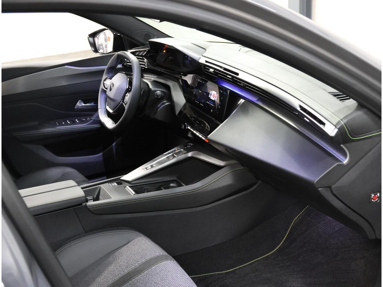 Peugeot 308 SW 1.6 180PK Plug-in Hybrid GT | Vision Pack | Electrische achterklep | AUTOMAAT | AppleCarPlay/AndroidAuto | 18"LMV | Navigatie | Adaptive Cruise Control | Climate Control | 360'Camera | Keyless | Privacy Glass | Isofix |