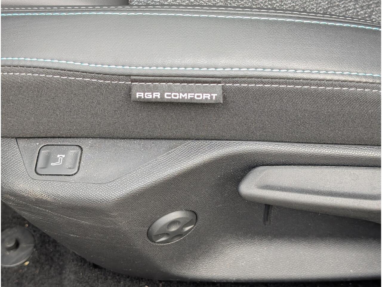 Peugeot 308 SW Allure Pack 1.2 Turbo 130pk | NAVI | 360° CAMERA | AGR-STOEL | STOELVERW. | DODEHOEKBEW. | LM-VELGEN | DRAADLOZE TELEFOONLADER | KEYLESS ENTRY