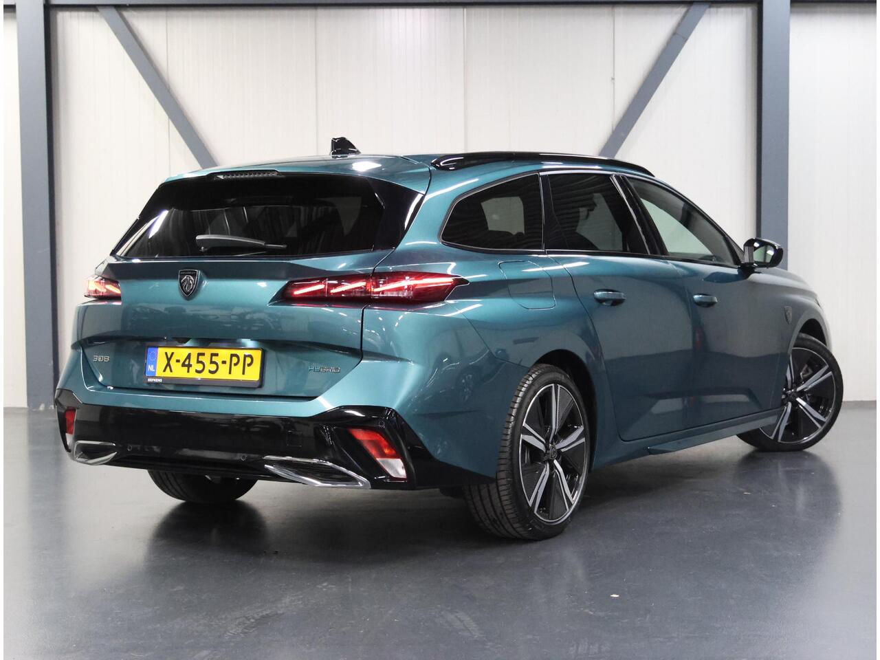 Peugeot 308 SW 1.6 Plug-in Hybrid 225PK GT | Winterpakket | Nappa leder | Adaptive CruiseControl | Augmented Vision Pack | On board Charger | Electrische achterklep | Climate Control | 360'Camera | Keyless | Privacy Glass | Isofix |