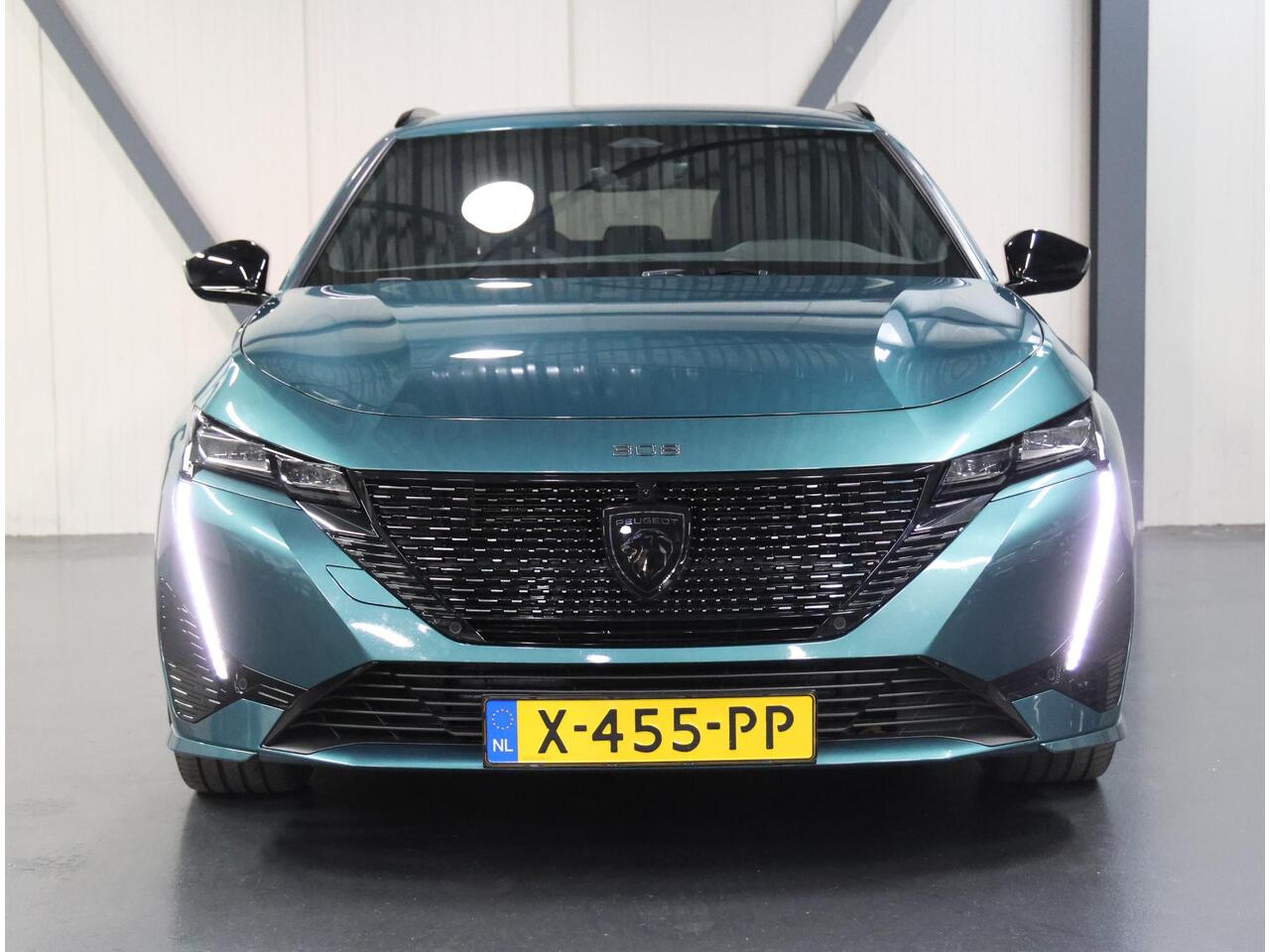 Peugeot 308 SW 1.6 Plug-in Hybrid 225PK GT | Winterpakket | Nappa leder | Adaptive CruiseControl | Augmented Vision Pack | On board Charger | Electrische achterklep | Climate Control | 360'Camera | Keyless | Privacy Glass | Isofix |