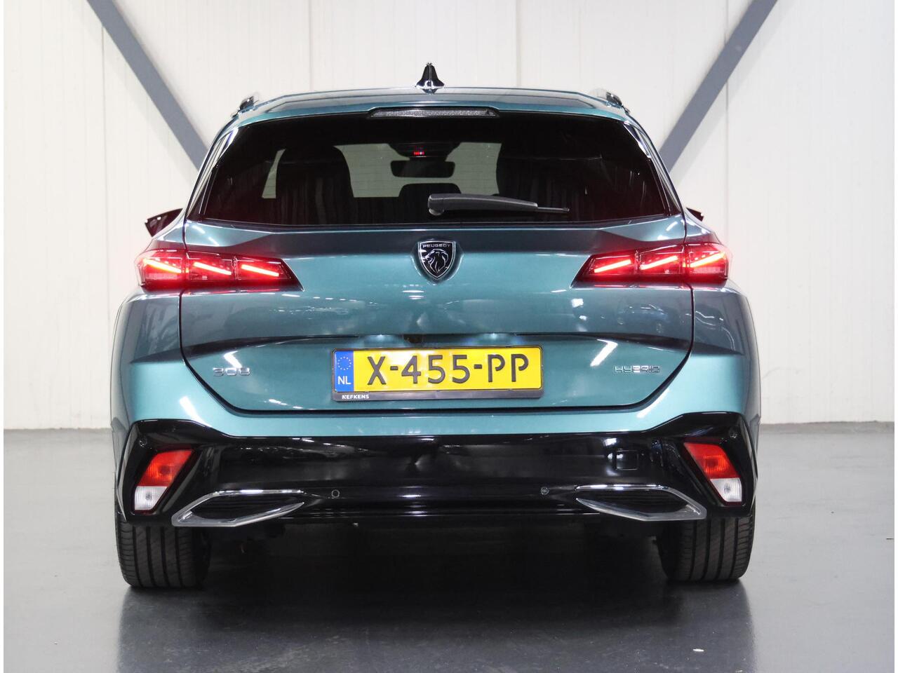 Peugeot 308 SW 1.6 Plug-in Hybrid 225PK GT | Winterpakket | Nappa leder | Adaptive CruiseControl | Augmented Vision Pack | On board Charger | Electrische achterklep | Climate Control | 360'Camera | Keyless | Privacy Glass | Isofix |