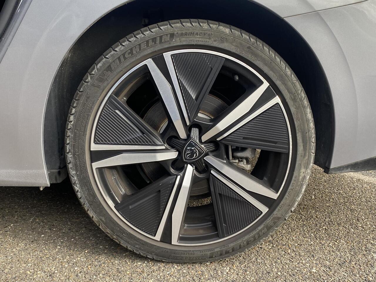 Peugeot 308 1.6 Plug-in Hybrid 225 GT VAN: ¤33.900,- VOOR: ¤29.877,- UW EINDEJAARSVOORDEEL: ¤4.023,- |FOCAL AUDIO | ELEK. ACHTERKLEP| ADAP. CRUISE| 360 CAMERA| DODE HOEK SENSOR|