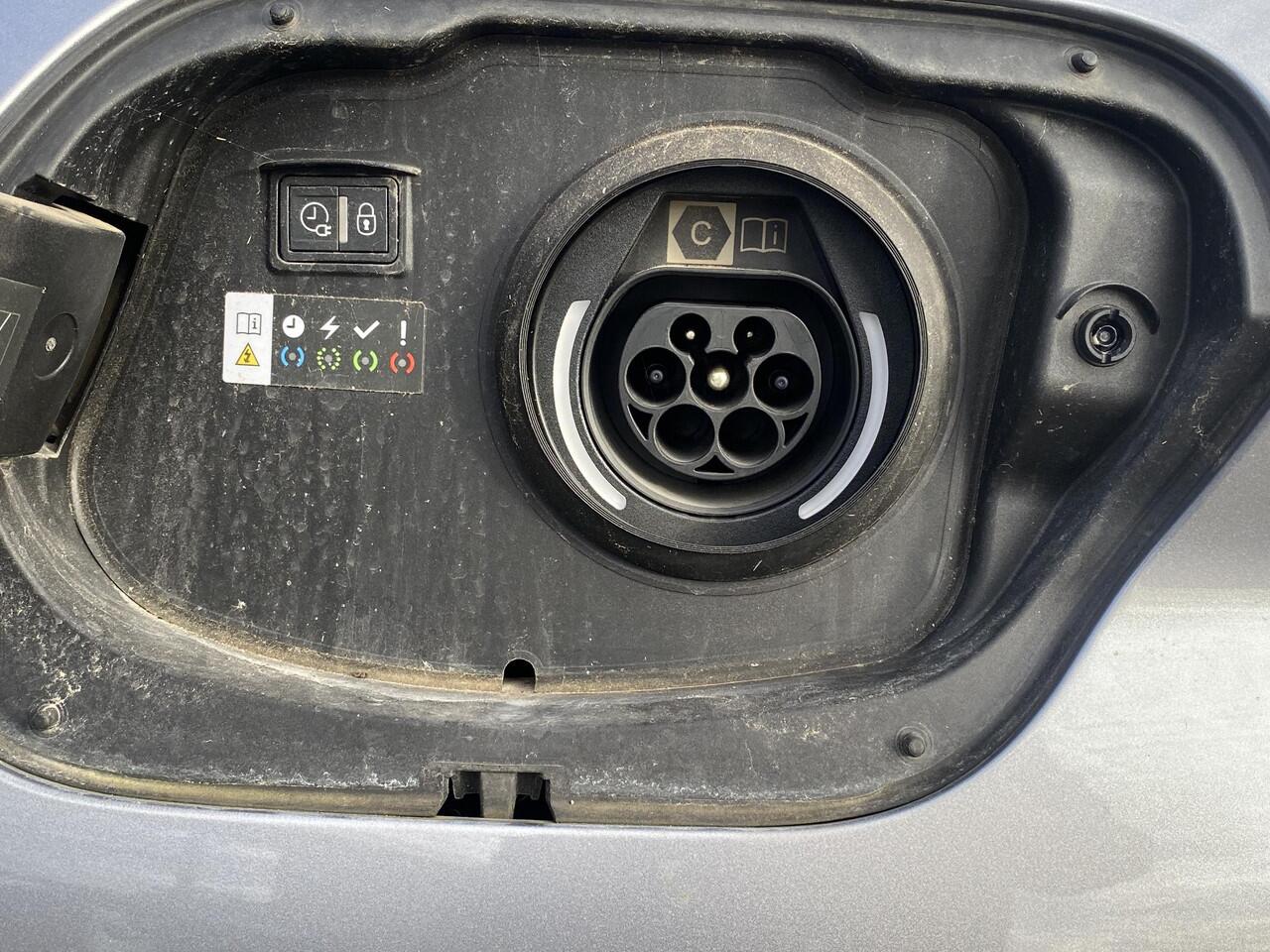 Peugeot 308 1.6 Plug-in Hybrid 225 GT VAN: ¤33.900,- VOOR: ¤29.877,- UW EINDEJAARSVOORDEEL: ¤4.023,- |FOCAL AUDIO | ELEK. ACHTERKLEP| ADAP. CRUISE| 360 CAMERA| DODE HOEK SENSOR|