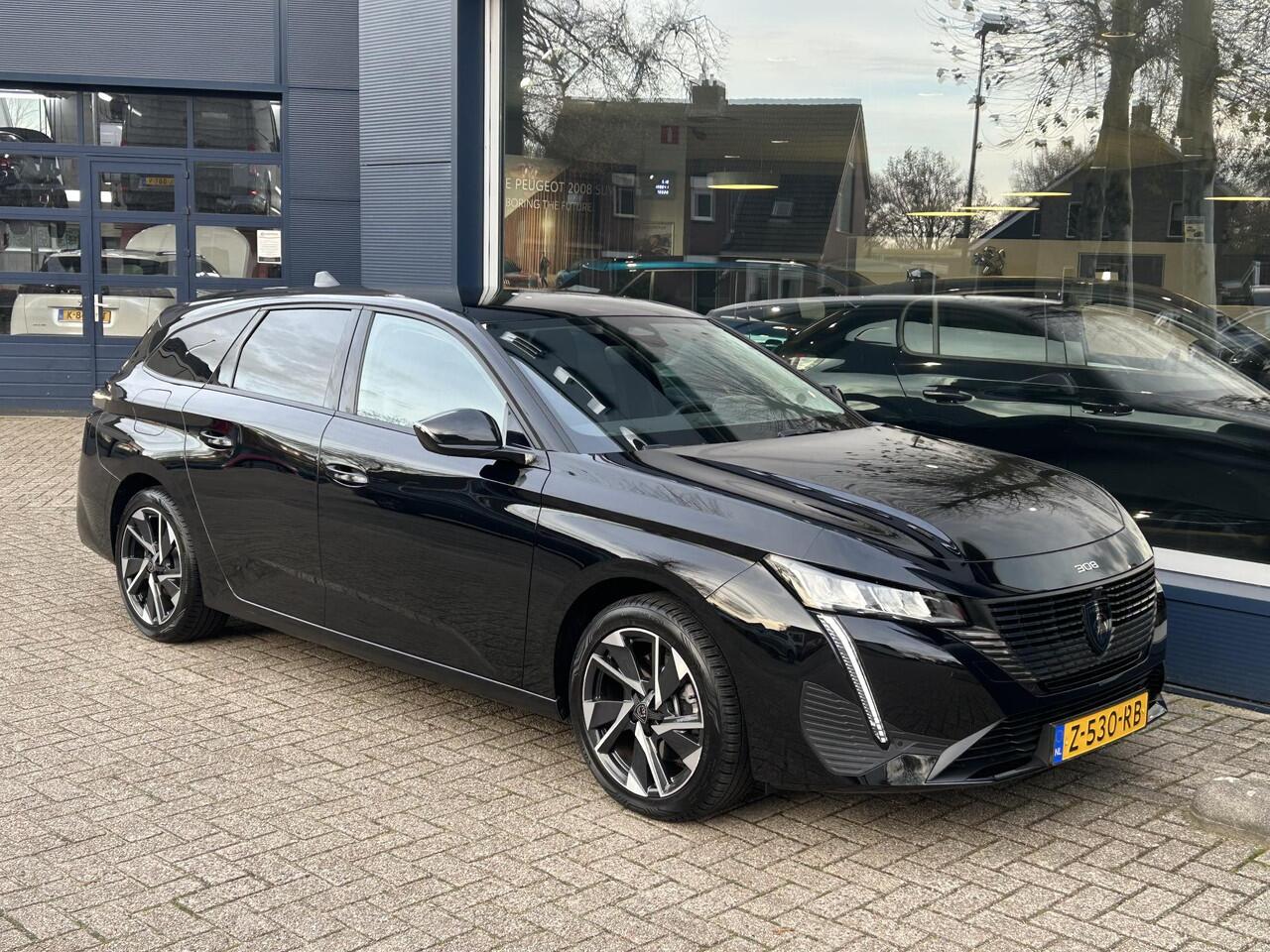 Peugeot 308 SW 1.2 Turbo 130 PK Allure | Automaat | Trekhaak 1400KG | All Season banden | Navigatie | 360 Graden HD Camera | Full LED Verlichting | Cruise Control | Keyless Entry | Dode Hoek Detectie | Adaptieve Cruise Control | Digitaal Dashbord | 17" Lichtmetalen V