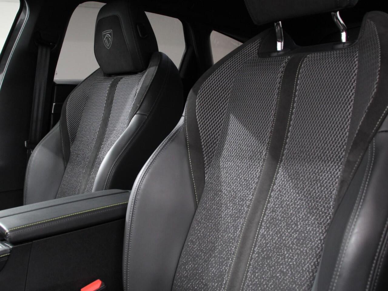 Peugeot 308 1.2 PureTech GT Automaat | Navigatie | Apple Carplay | Android Auto | Camera | Virtual Cockpit | Black Pakket | Climate Control | Adaptive Cruise Control | LED