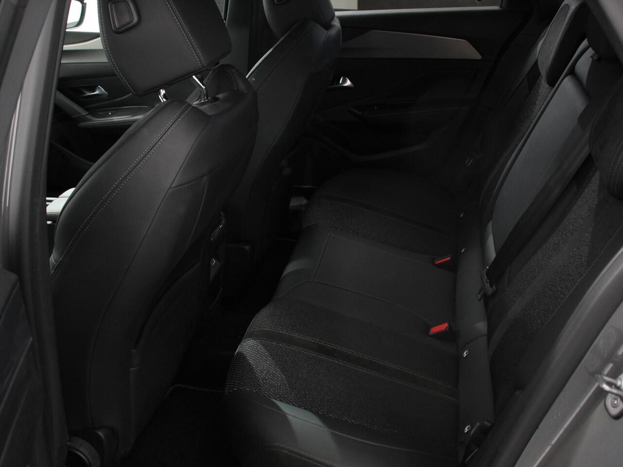 Peugeot 308 1.2 PureTech GT Automaat | Navigatie | Apple Carplay | Android Auto | Camera | Virtual Cockpit | Black Pakket | Climate Control | Adaptive Cruise Control | LED