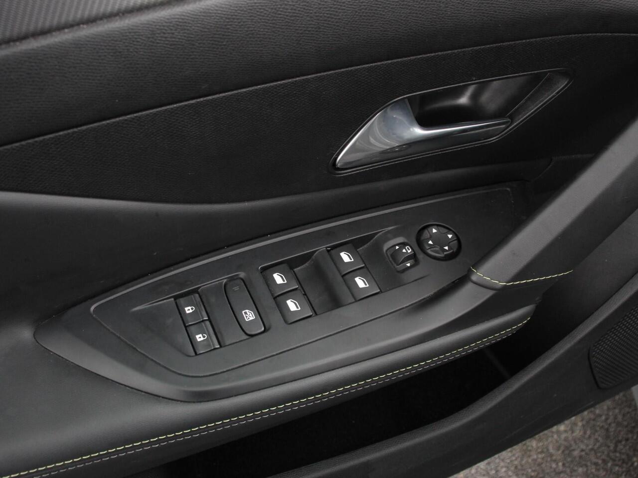 Peugeot 308 1.2 PureTech GT Automaat | Navigatie | Apple Carplay | Android Auto | Camera | Virtual Cockpit | Black Pakket | Climate Control | Adaptive Cruise Control | LED