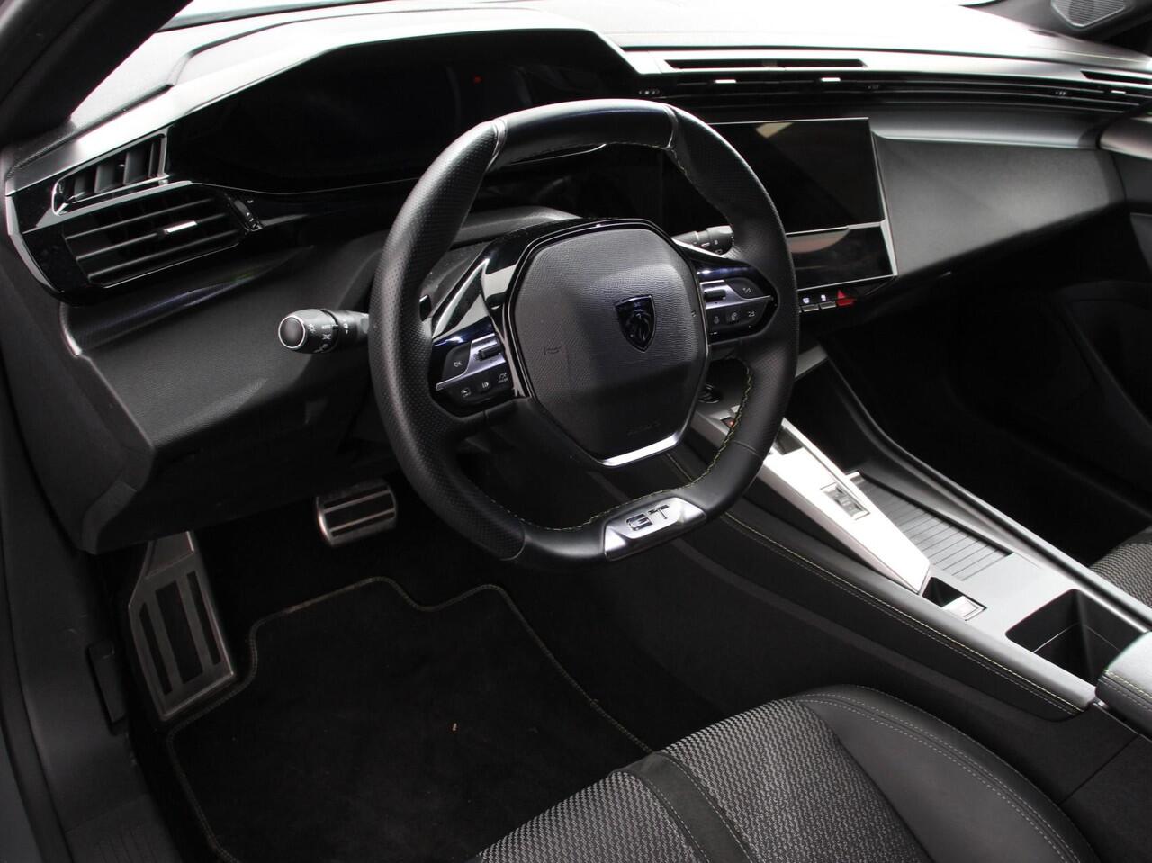 Peugeot 308 1.2 PureTech GT Automaat | Navigatie | Apple Carplay | Android Auto | Camera | Virtual Cockpit | Black Pakket | Climate Control | Adaptive Cruise Control | LED