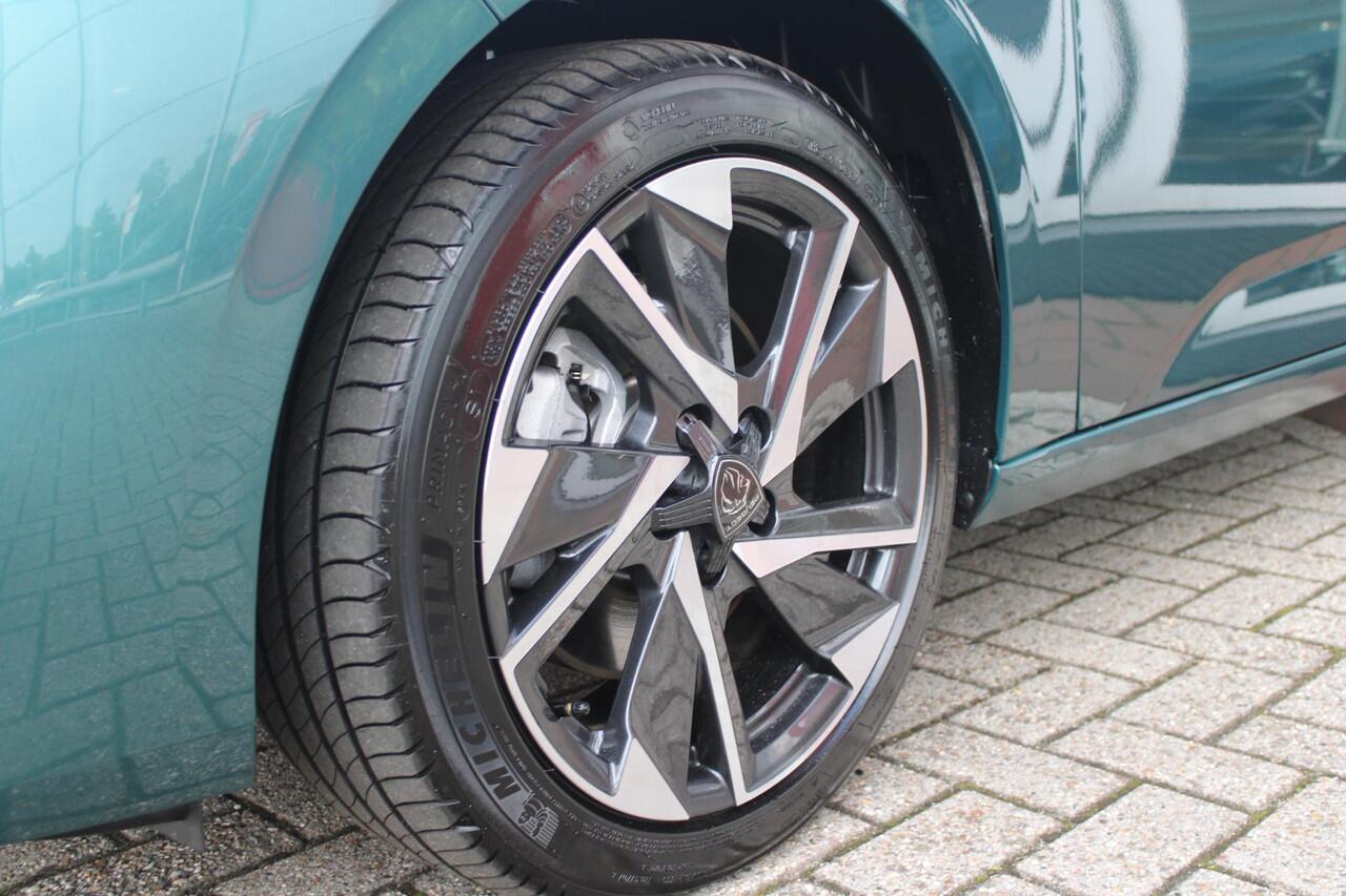 Peugeot 308 SW 1.2 Hybrid 145PK e-DCS6 ALLURE | KEYLESS ENTRY/START | DRAADLOZE APPLE CARPLAY/ANDROID AUTO | NAVIGATIE | CLIMATE CONTROL | LICHTMETALEN VELGEN 17" | LED KOPLAMPEN | 360° CAMERA | ADAPTIVE CRUISE CONTROL | DODEHOEK DETCTIE | DRAADLOZE TELEFOONLADER |