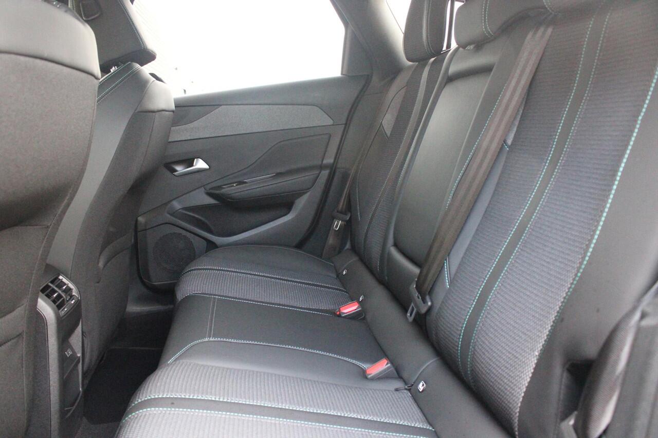 Peugeot 308 SW 1.2 Hybrid 145PK e-DCS6 ALLURE | KEYLESS ENTRY/START | DRAADLOZE APPLE CARPLAY/ANDROID AUTO | NAVIGATIE | CLIMATE CONTROL | LICHTMETALEN VELGEN 17" | LED KOPLAMPEN | 360° CAMERA | ADAPTIVE CRUISE CONTROL | DODEHOEK DETCTIE | DRAADLOZE TELEFOONLADER |