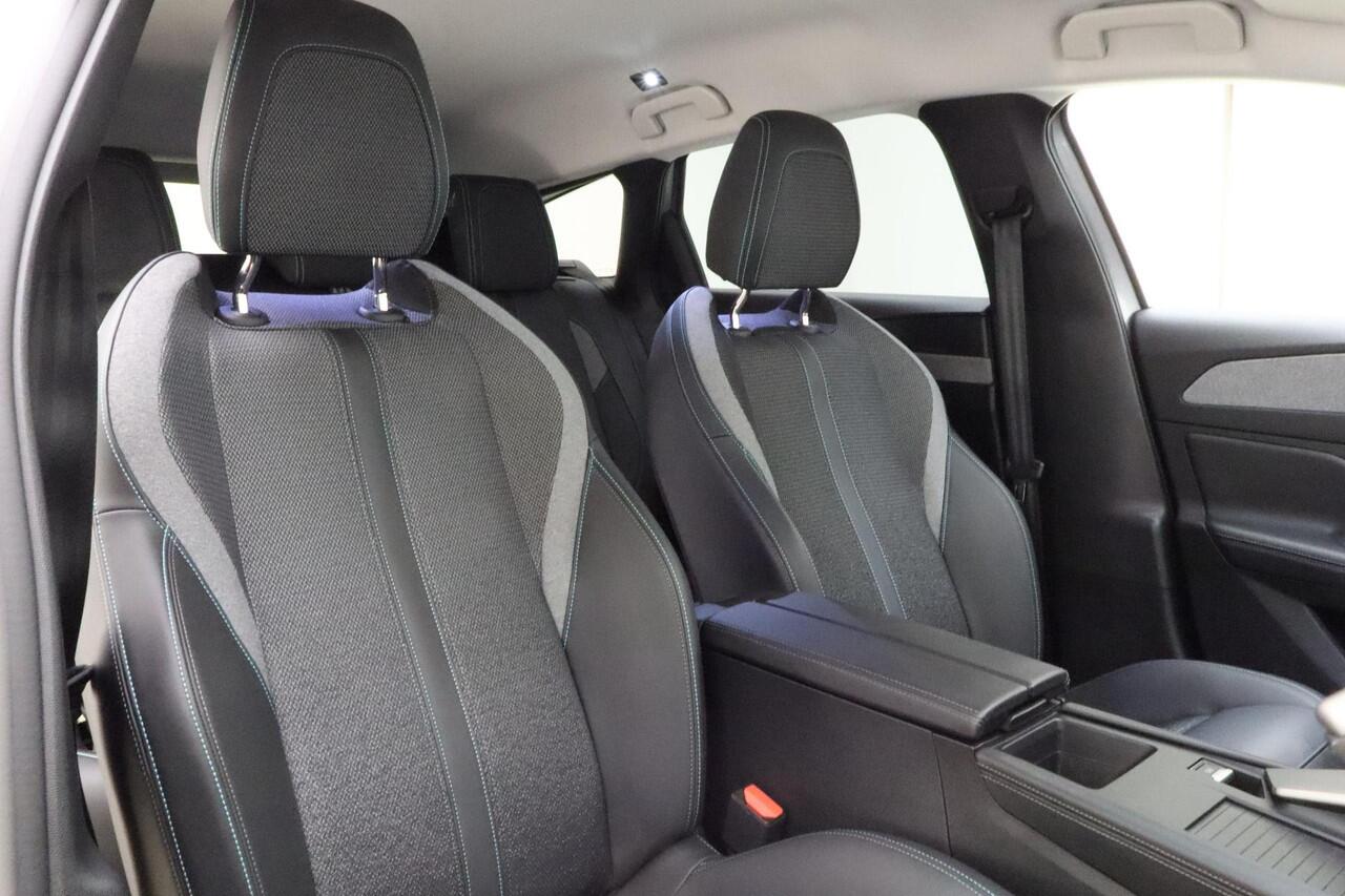 Peugeot 308 SW 1.2 PureTech 130pk Allure | Cruise Control Adaptief met Stop&Go | Rondom Zicht Camera | Verwarmde voorstoelen | Keyles Entry | Apple Carplay/Android Auto