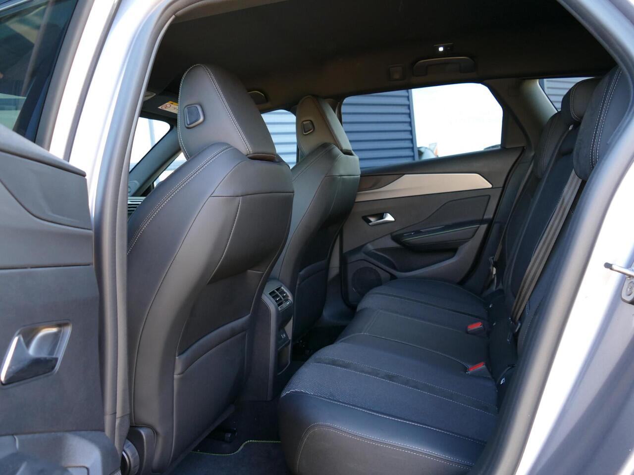 Peugeot 308 SW 1.2T 130pk Automaat GT | Adaptive Cruise Control | Camera | Matrix LED | Keyless Entry & Start | Navigatie | Apple Carplay/Android Auto