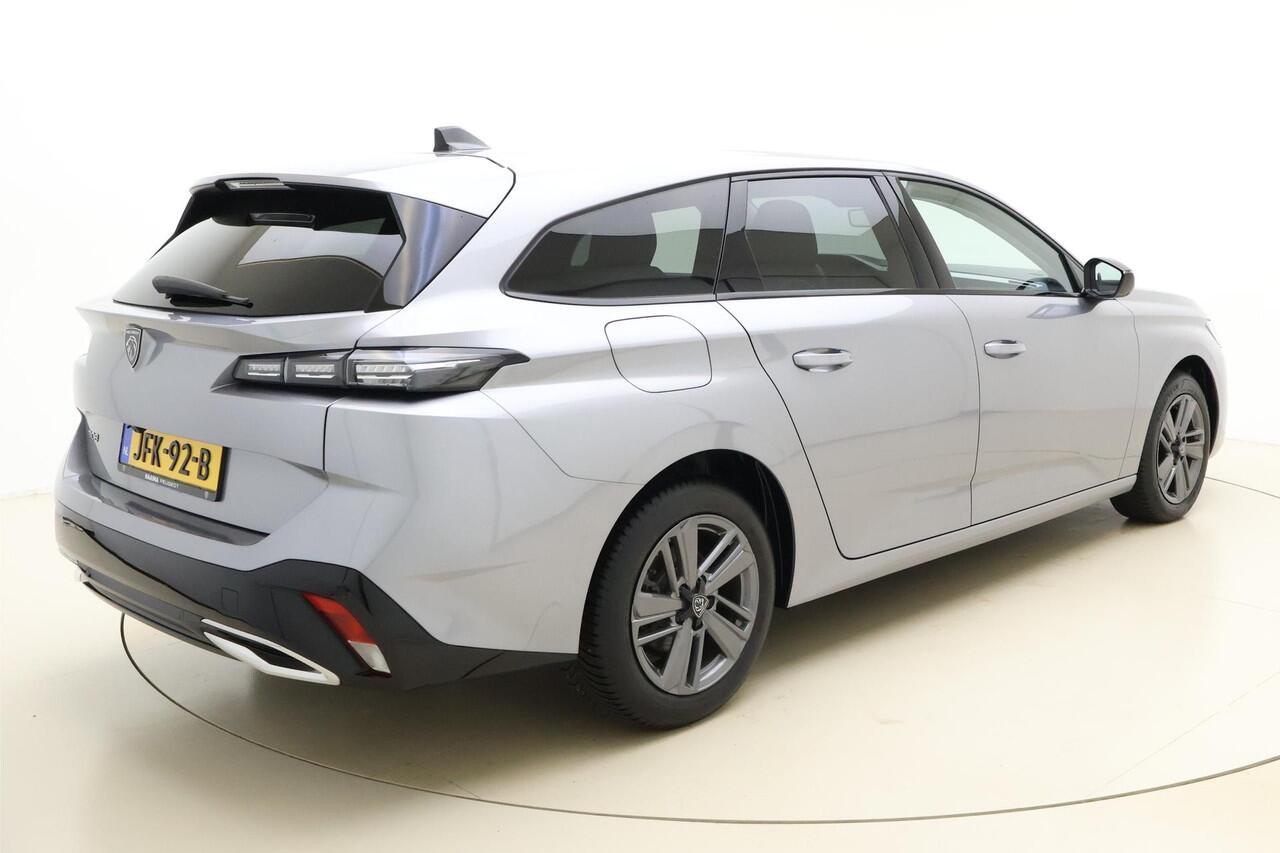 Peugeot 308 SW 1.2 PureTech Allure | Apple carplay/Android auto | Parkeercamera V + A | Electronic climate control | Draadloze telefoonlader | Stoelverwarming | Navigatie | Parkeersensoren V+A | Automaat