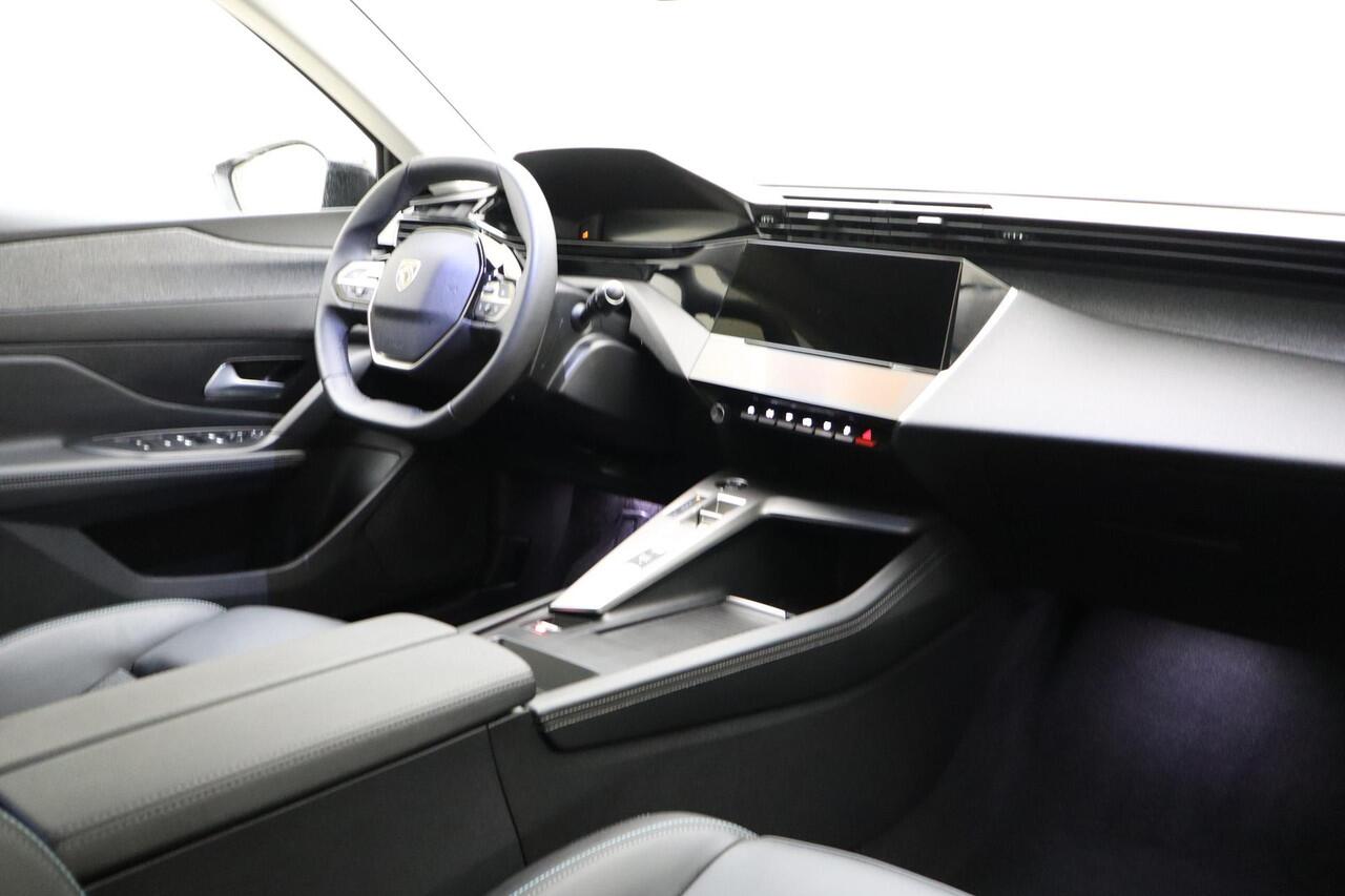 Peugeot 308 SW 1.2 PureTech Allure | Apple carplay/Android auto | Parkeercamera V + A | Electronic climate control | Draadloze telefoonlader | Stoelverwarming | Navigatie | Parkeersensoren V+A | Automaat