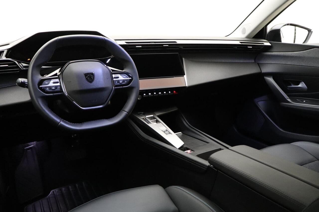 Peugeot 308 SW 1.2 PureTech Allure | Apple carplay/Android auto | Parkeercamera V + A | Electronic climate control | Draadloze telefoonlader | Stoelverwarming | Navigatie | Parkeersensoren V+A | Automaat