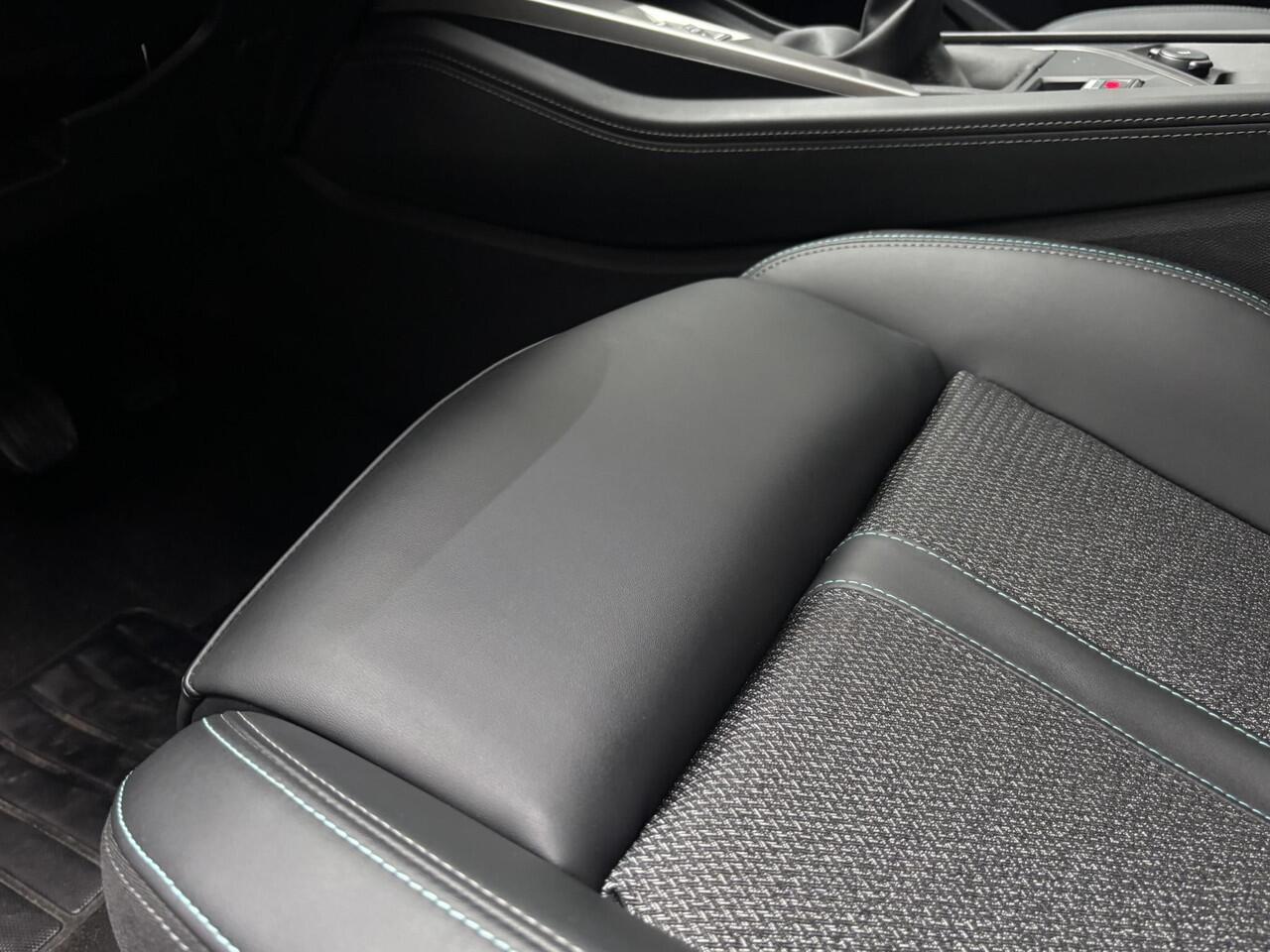 Peugeot 308 Allure 1.2 Turbo 130pk | NAVI | 360° CAMERA | AGR-STOEL | STOELVERW. | LM-VELGEN | KEYLESS ENTRY | DRAADLOZE TELEFOONLADER |