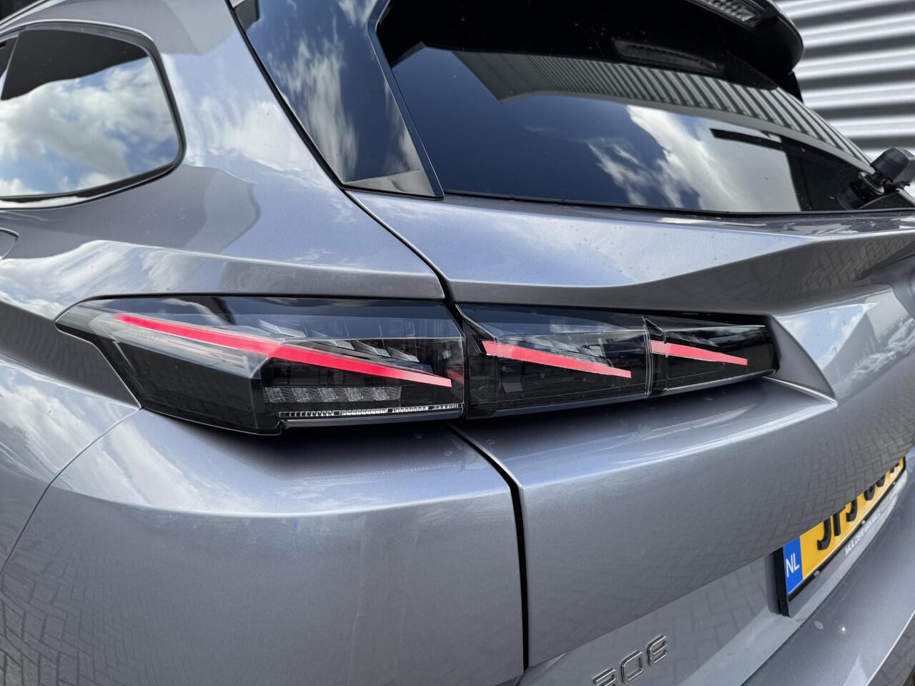 Peugeot 308 SW GT 1.6 HYbrid PHEV 225pk e-EAT8 | NAVI | STUUR+VOORRUITVERW. | FOCAL HIFI | ELEKTR. A.KLEP | 360° CAMERA | ALL-SEASONBANDEN | KEYLESS ENTRY |