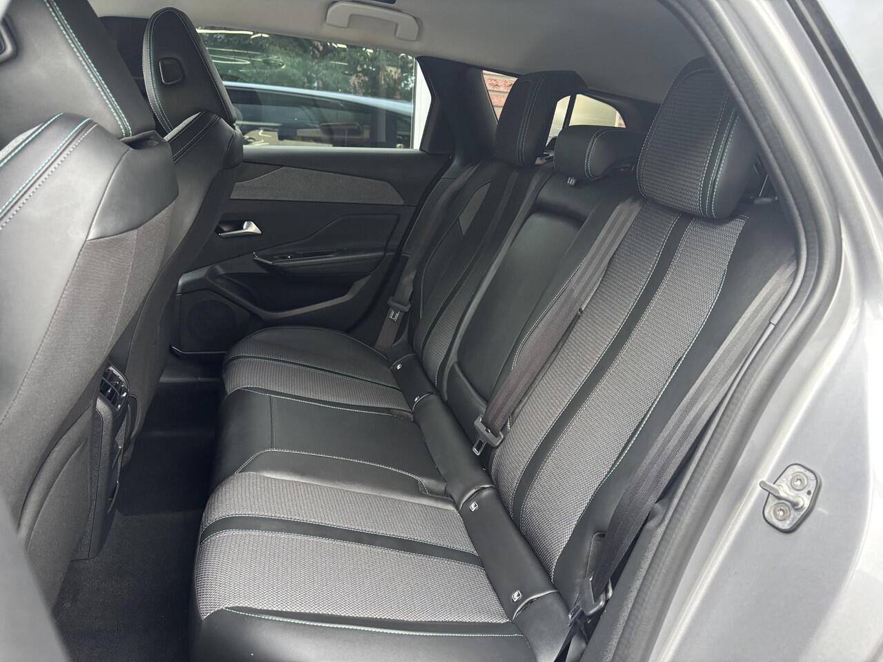 Peugeot 308 SW Allure Pack 1.2 Turbo 130pk EAT8 | AGR-STOEL | NAVI | KEYLESS ENTRY | 360° CAMERA | LEDER/STOF | STOEL+STUURVERW. | DODEHOEKBEW. | CLIMA