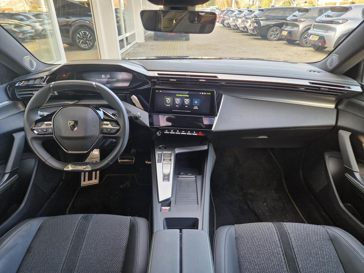 Peugeot 308 SW 1.2T 130pk Automaat GT | Climate & Adaptive Cruise Control | Navigatie | Camera | AppleCarplay/Android Auto |